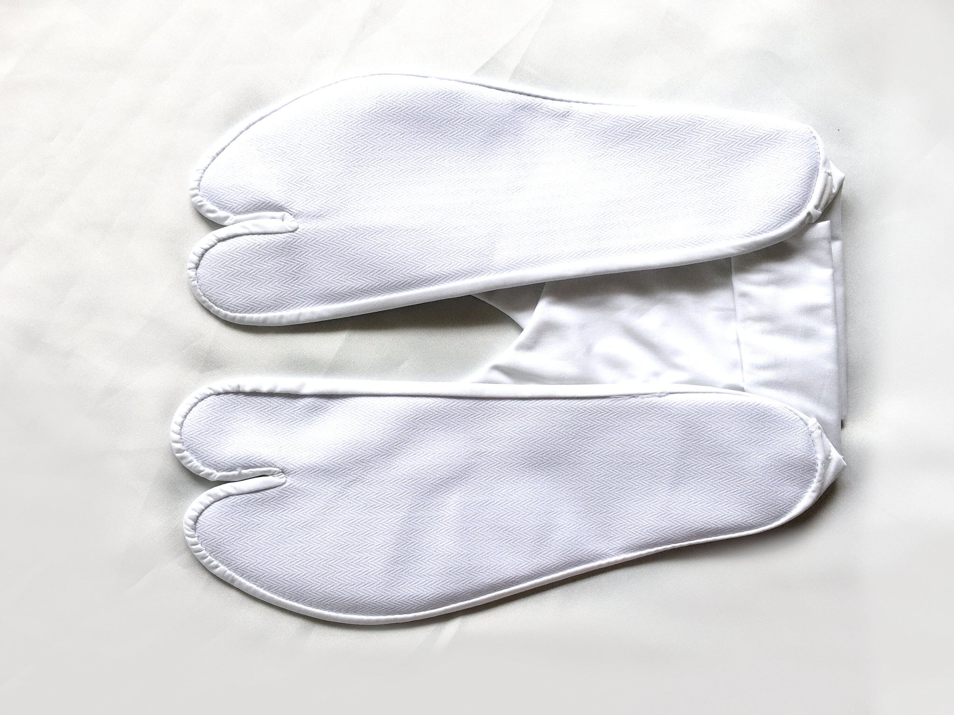 Traditional Japanese socks - white tabi - size 26.5cm (UK8, USA8.5, EU43)