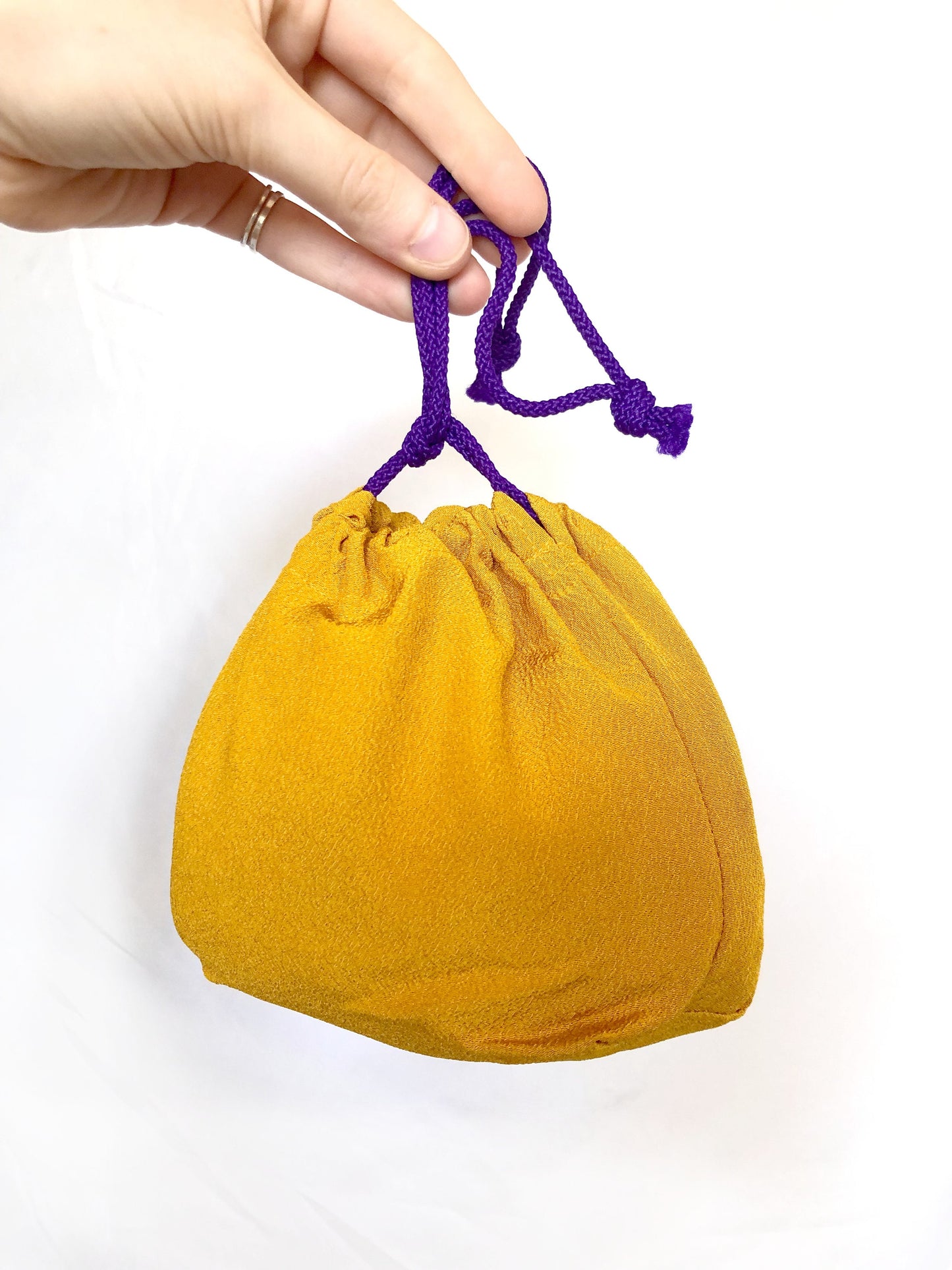 Unique kimono apron - furisode sleeves protection