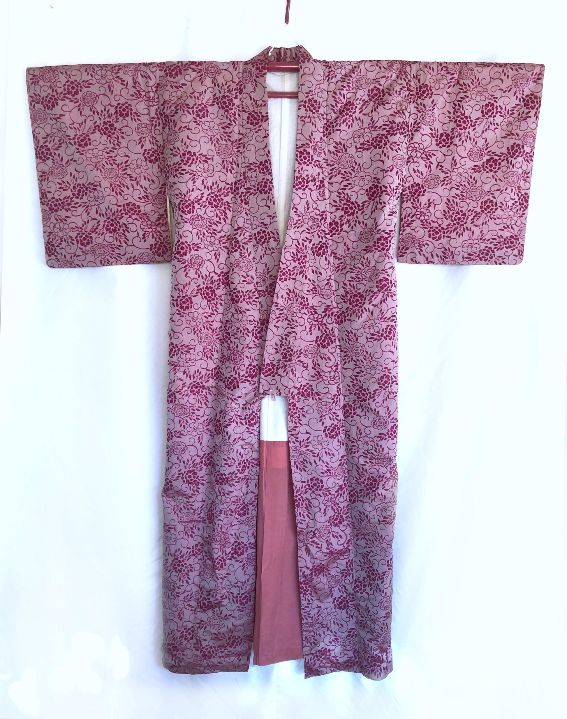 Casual vintage kimono - light purple komon with floral motifs