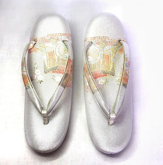 SOLDOUT. Vintage Japanese zori shoes - size 23cm - silver and pink