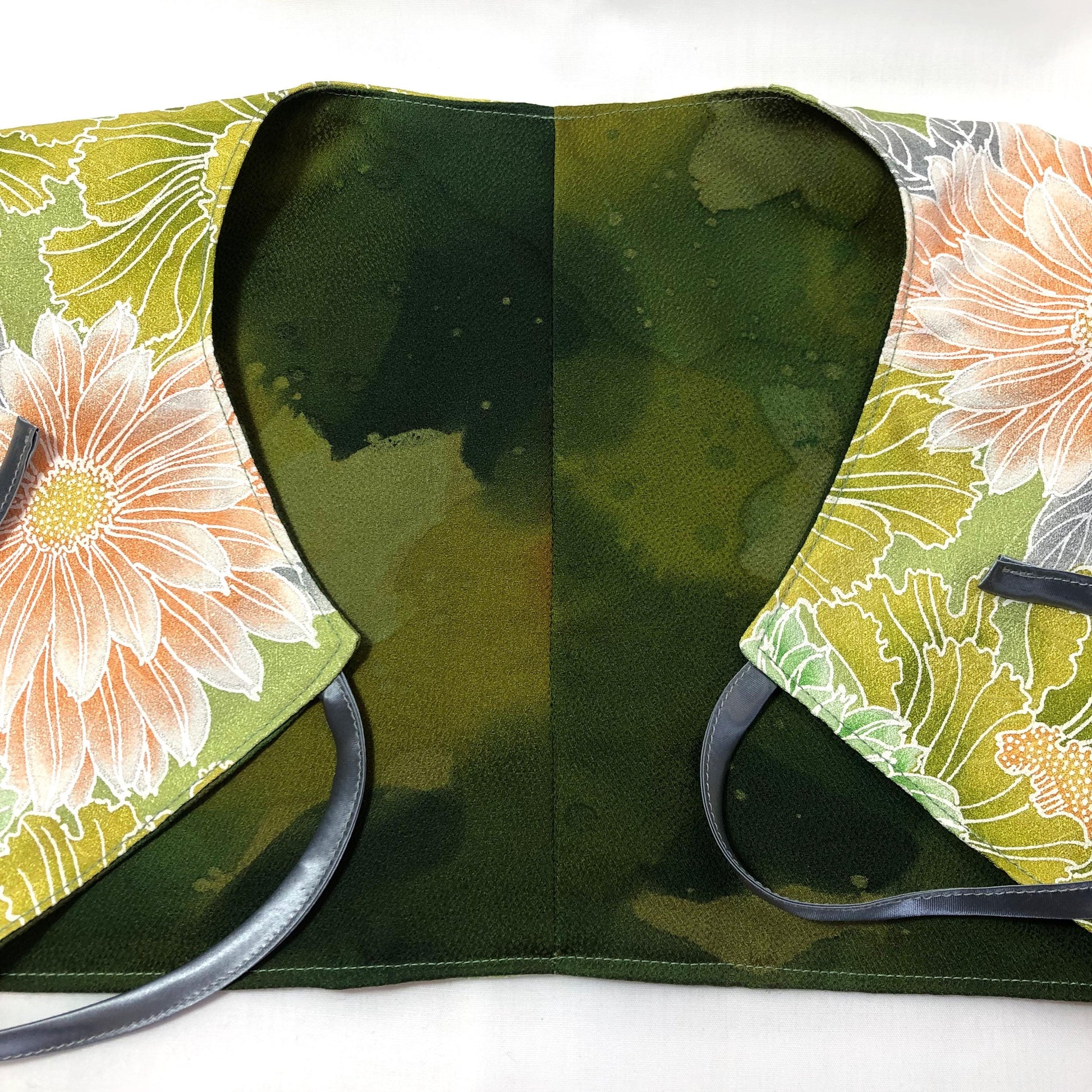 Handmade reversible sailor collar - kimono remake - green florals