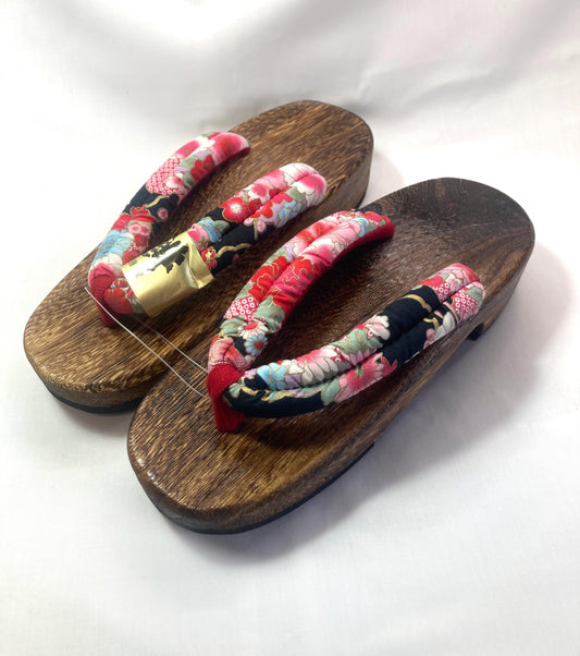 Casual wooden geta - traditional Japanese shoes with colorful straps
