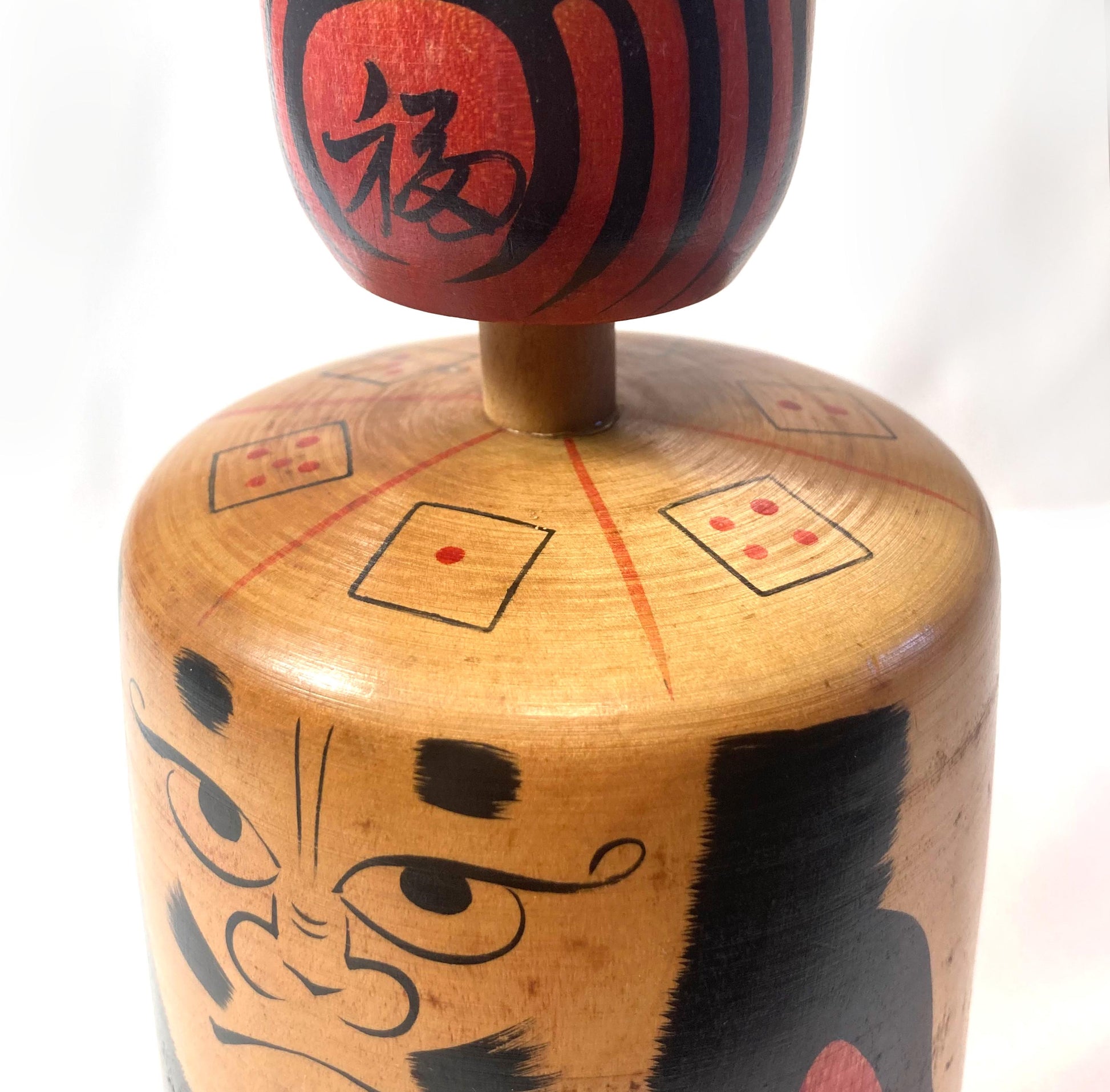 Wooden Daruma figurine - dice game