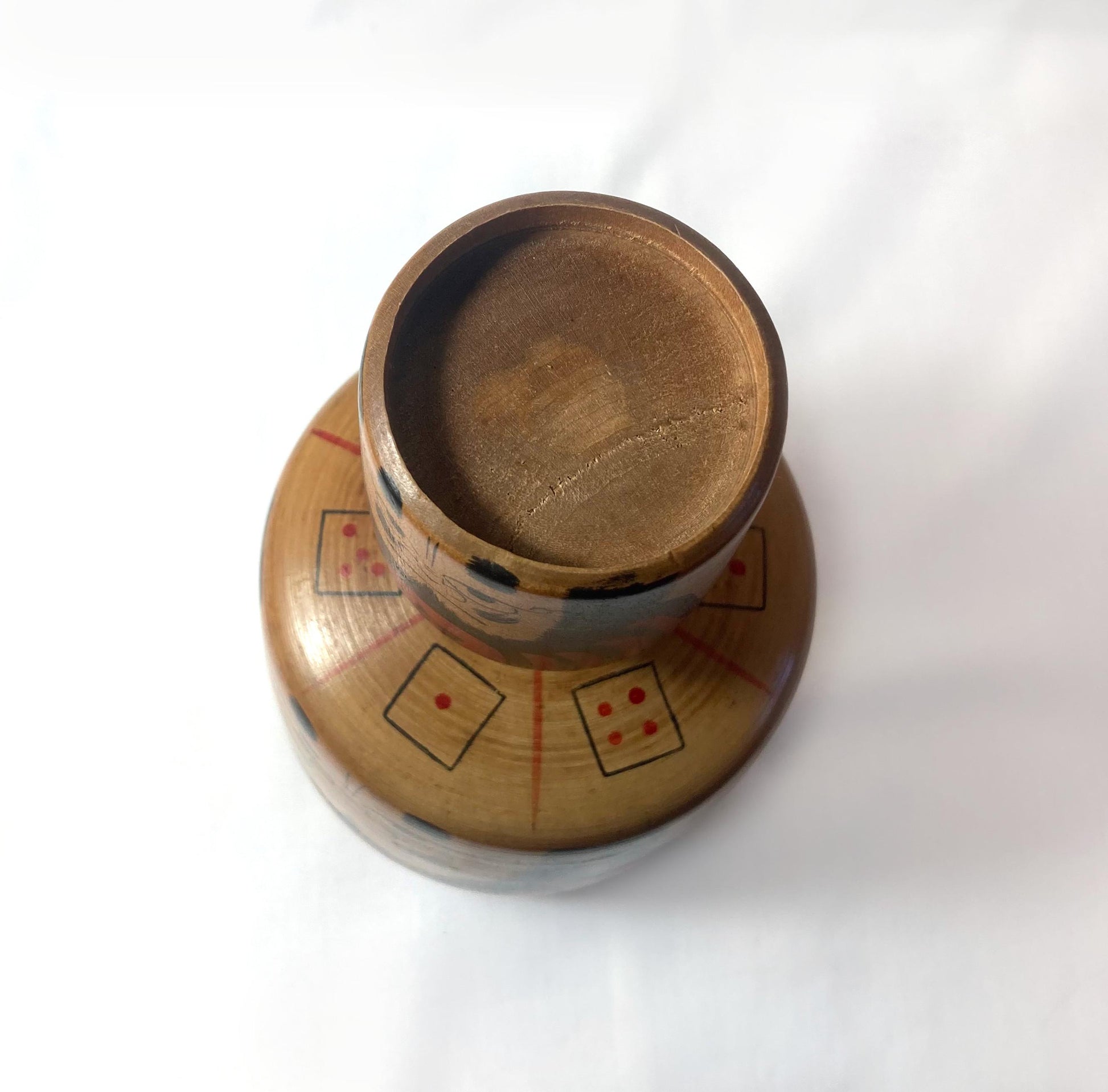 Wooden Daruma figurine - dice game