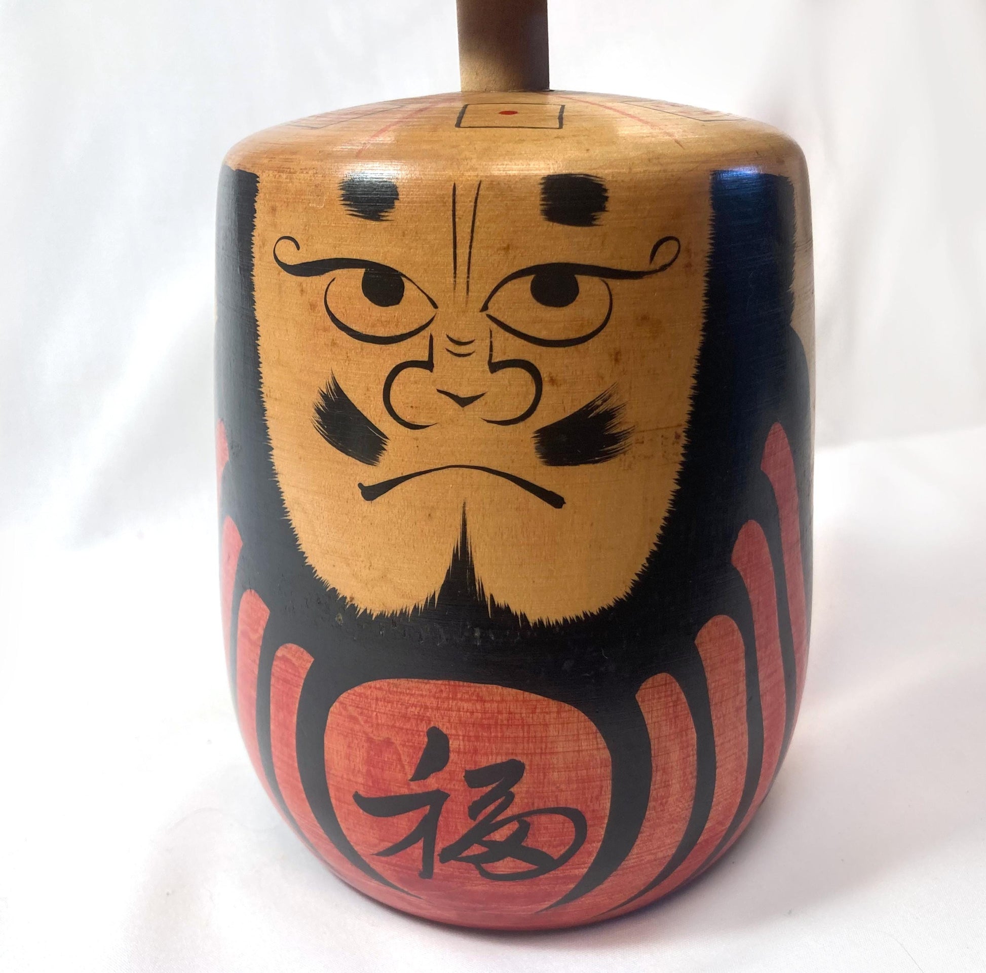 Wooden Daruma figurine - dice game