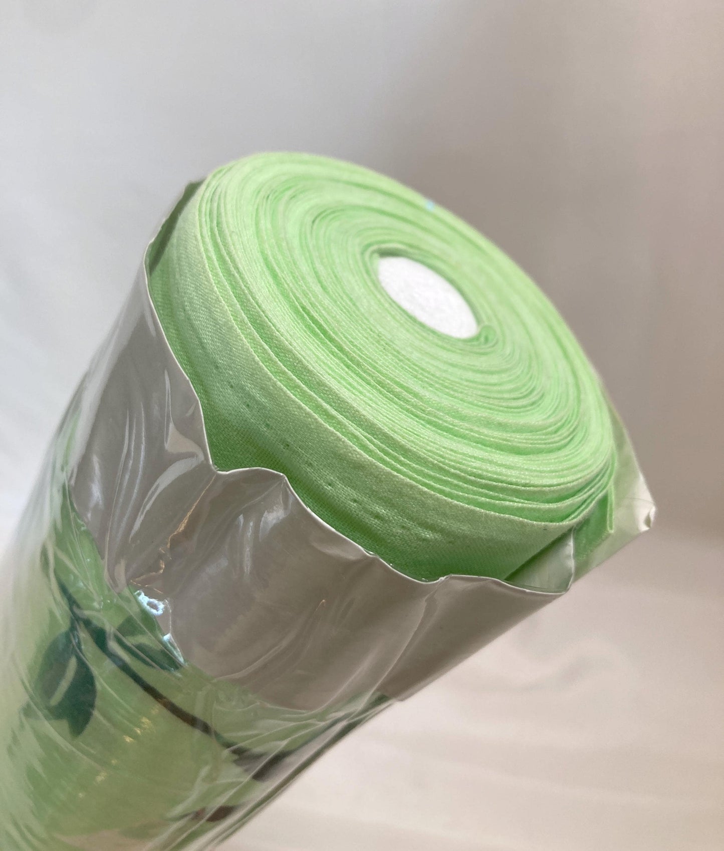 Vintage tanmono - yukata fabric bolt - light green and pink flowers