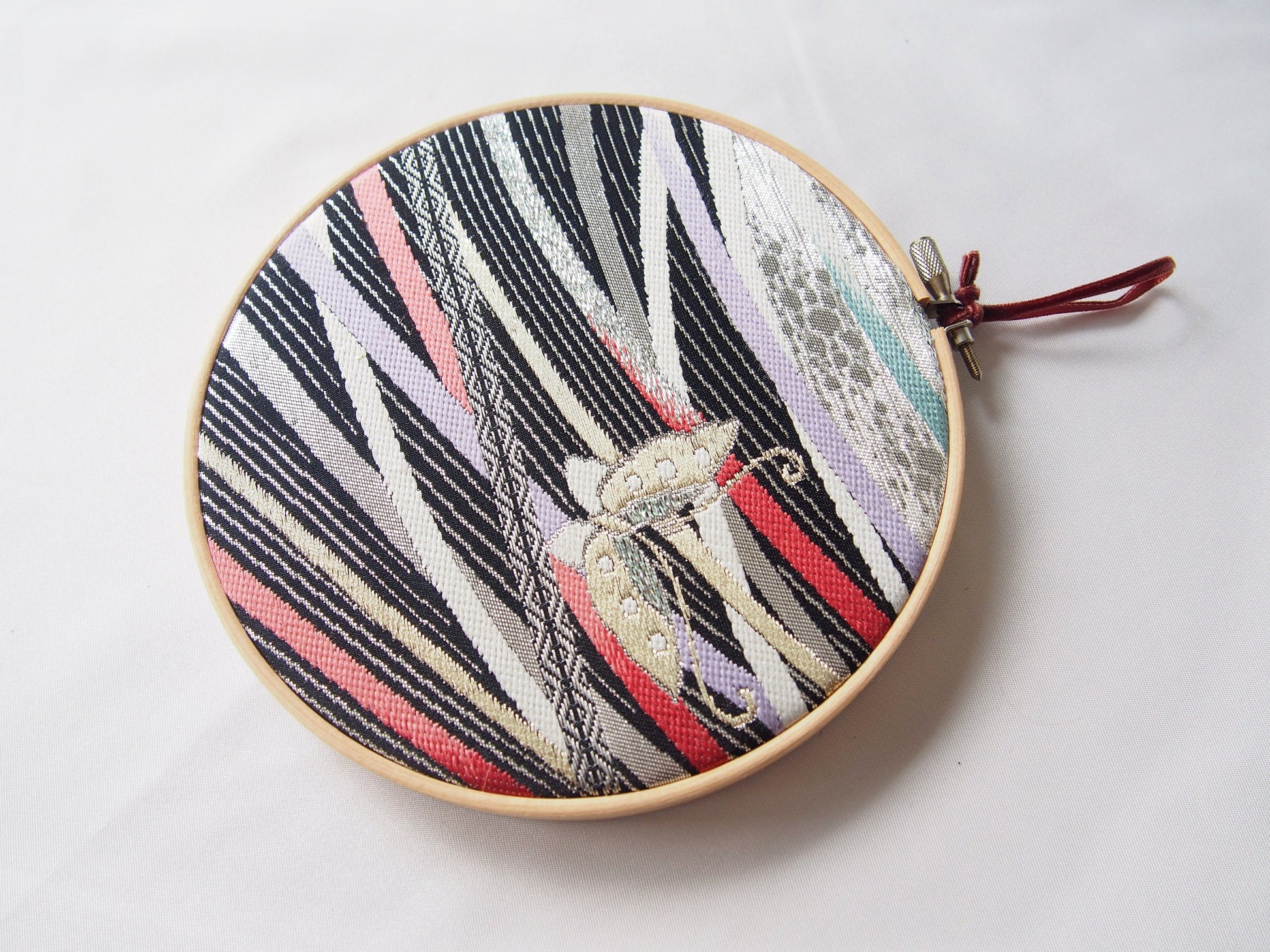 Vintage silk obi wall hanging- tondo 15cm