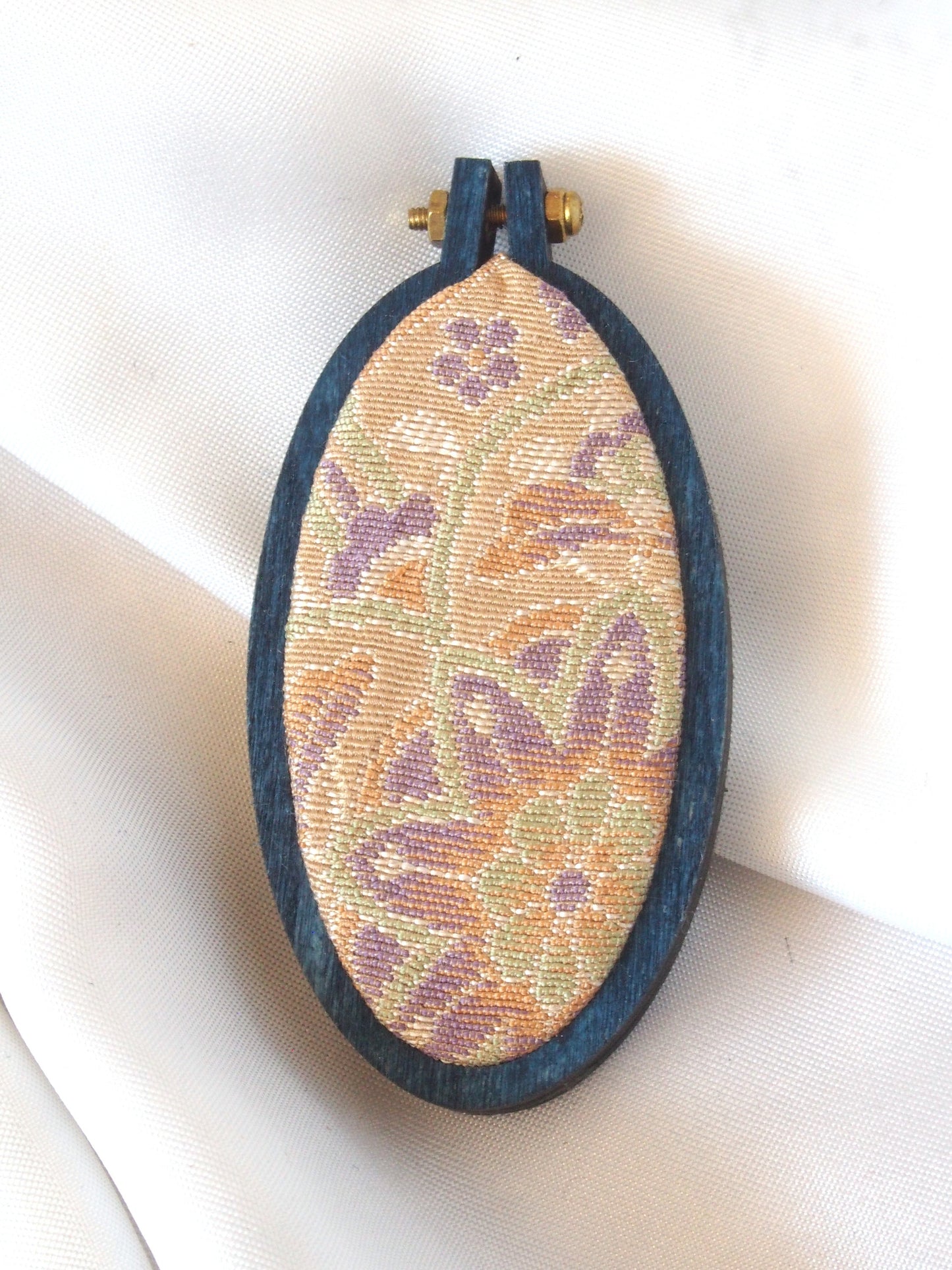 Handmade kimono brooch - wood and silk - oval shape