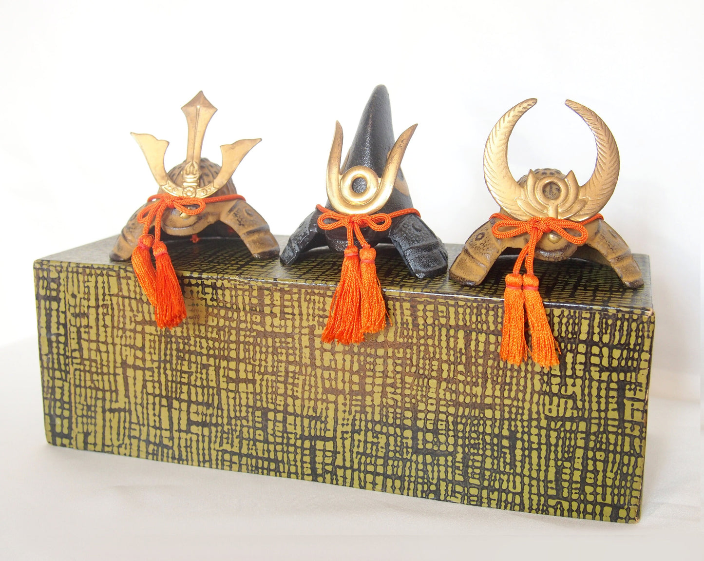 Cast iron paperweight - Japanese helmet kabuto - set of 3