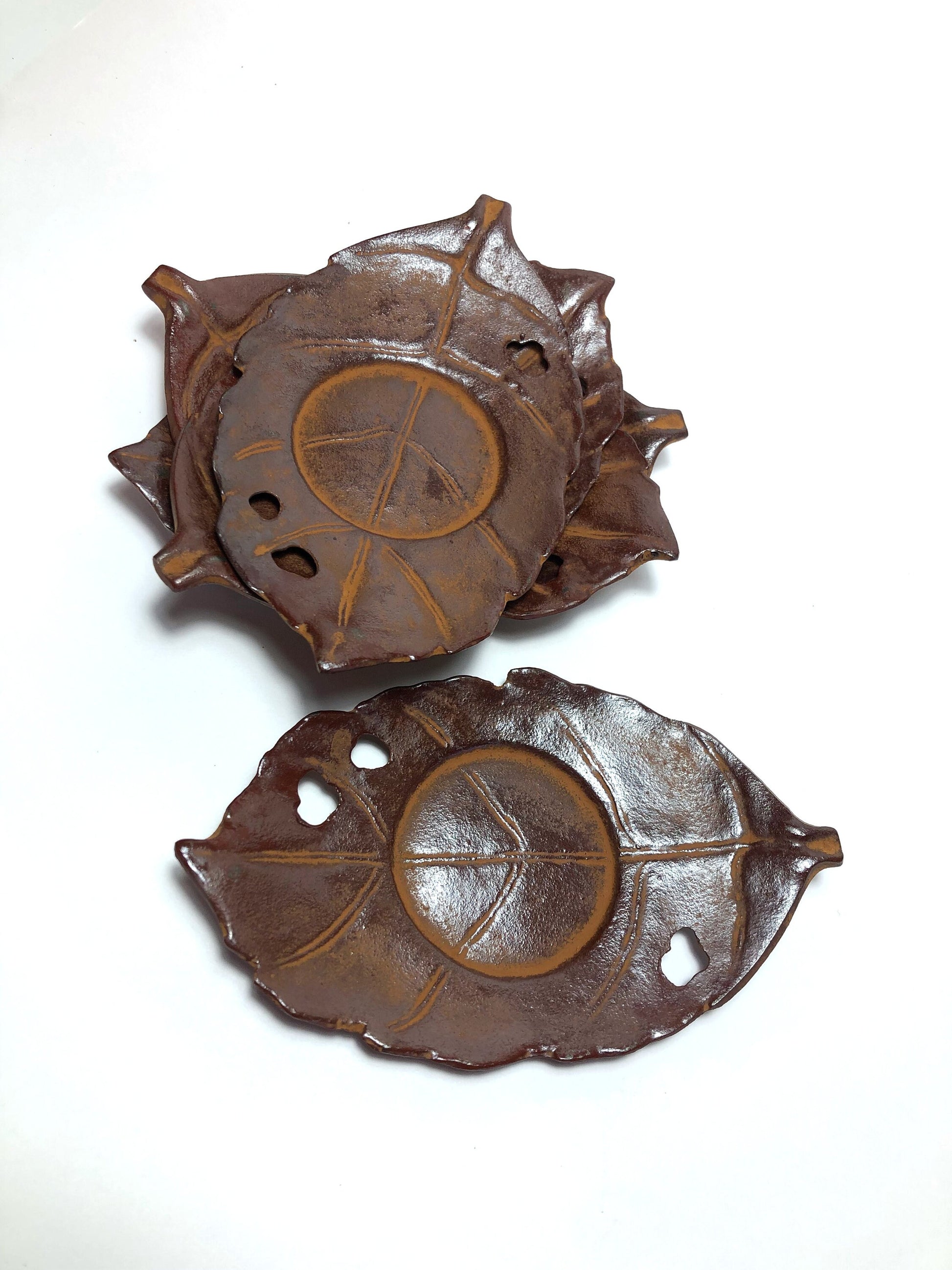 Iron cast mini plates - cup saucers - fallen leaves