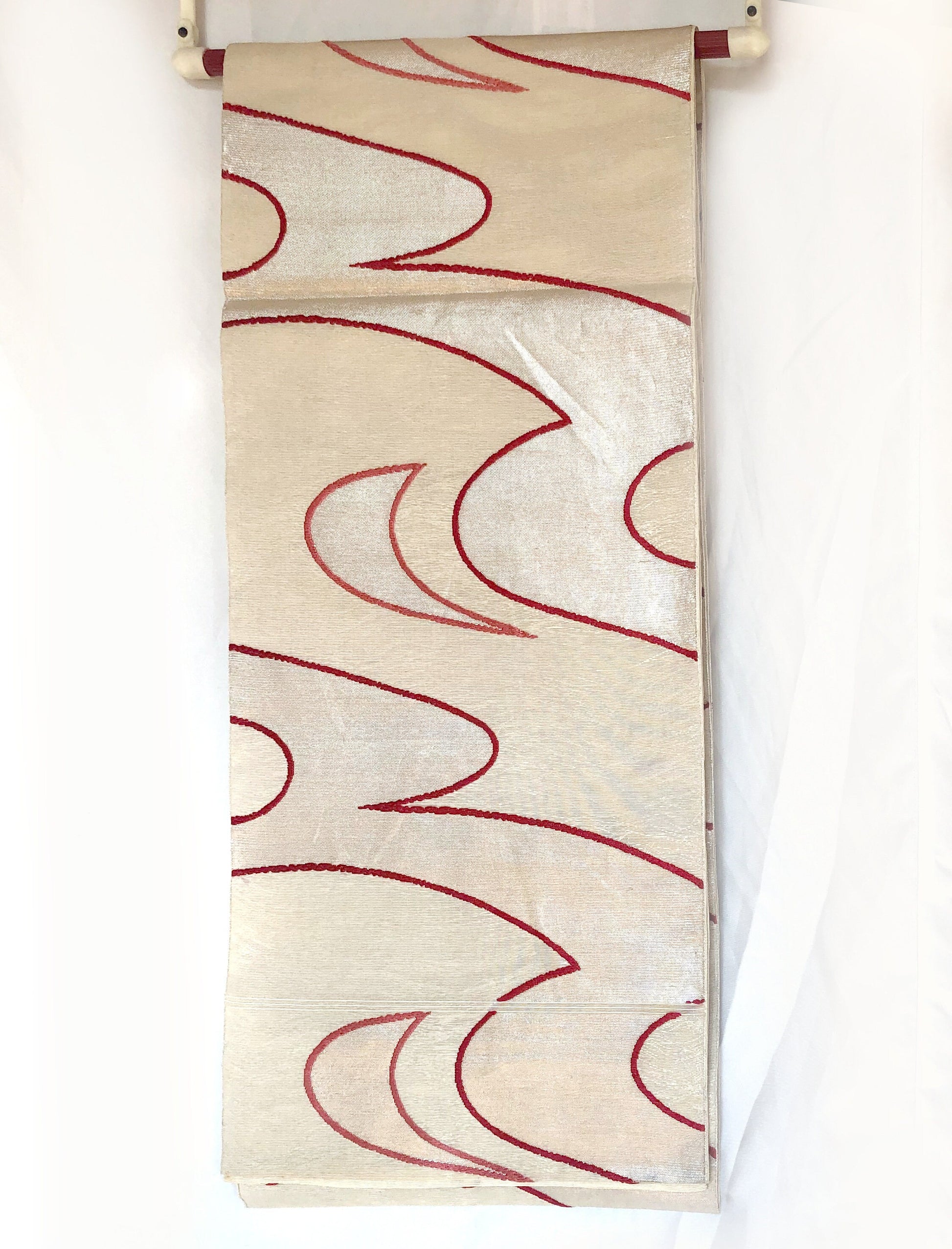 Off-white and pearl obi for summer with red and pink accents