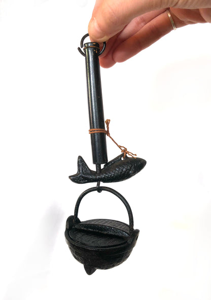 Big Japanese iron cast ashtray / incense burner - traditional hearth irori