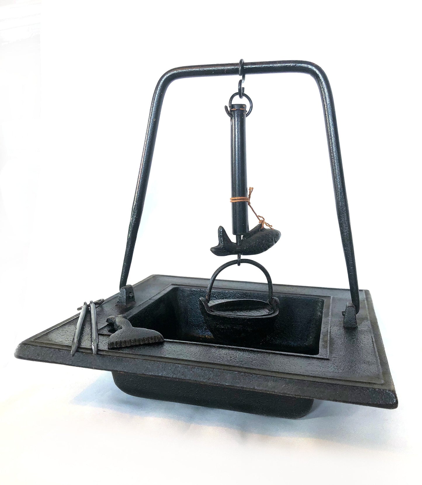 Big Japanese iron cast ashtray / incense burner - traditional hearth irori