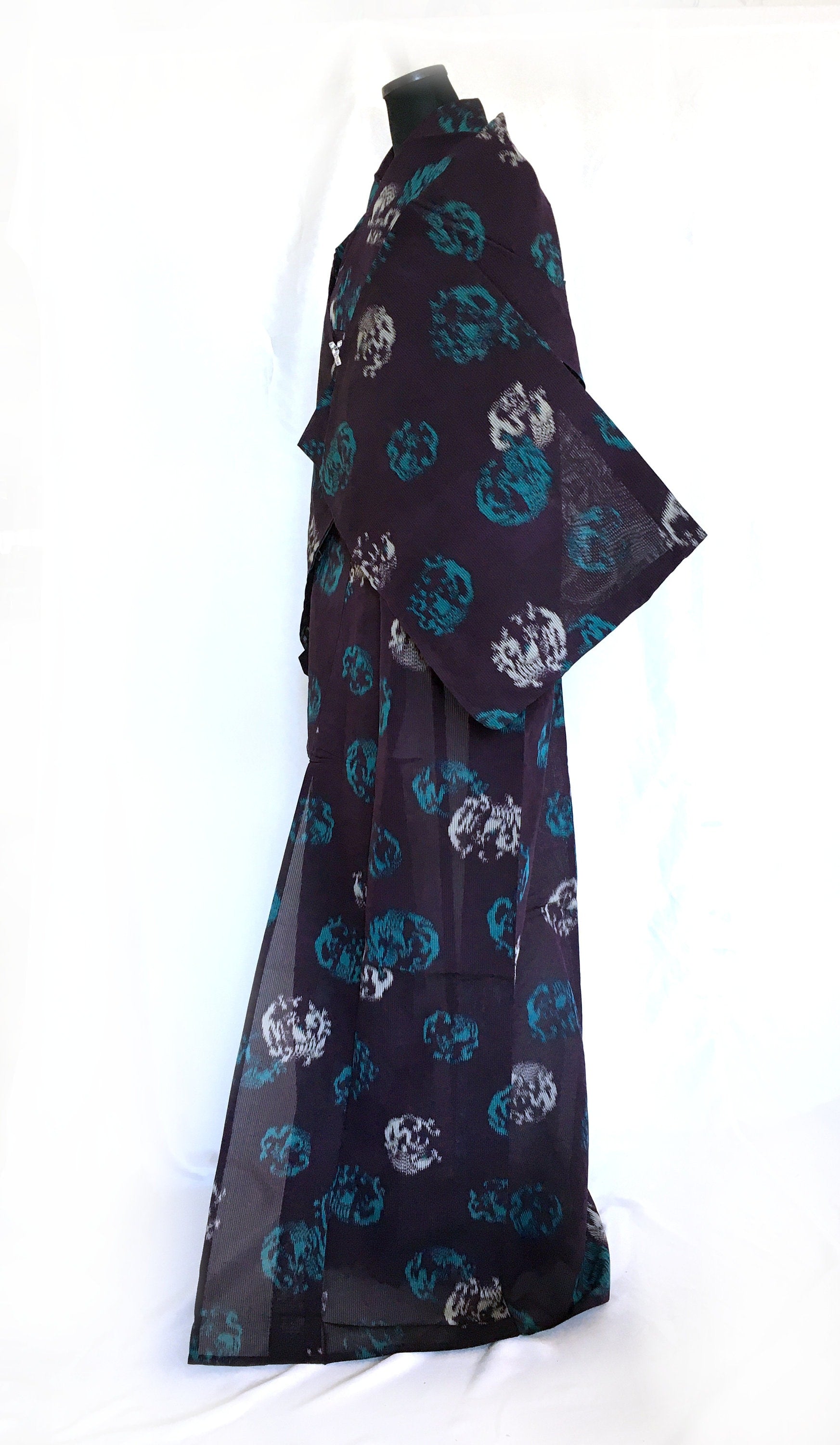 Vintage Japanese summer kimono - woven silk meisen - dark purple with white and turquoise circular waves pattern