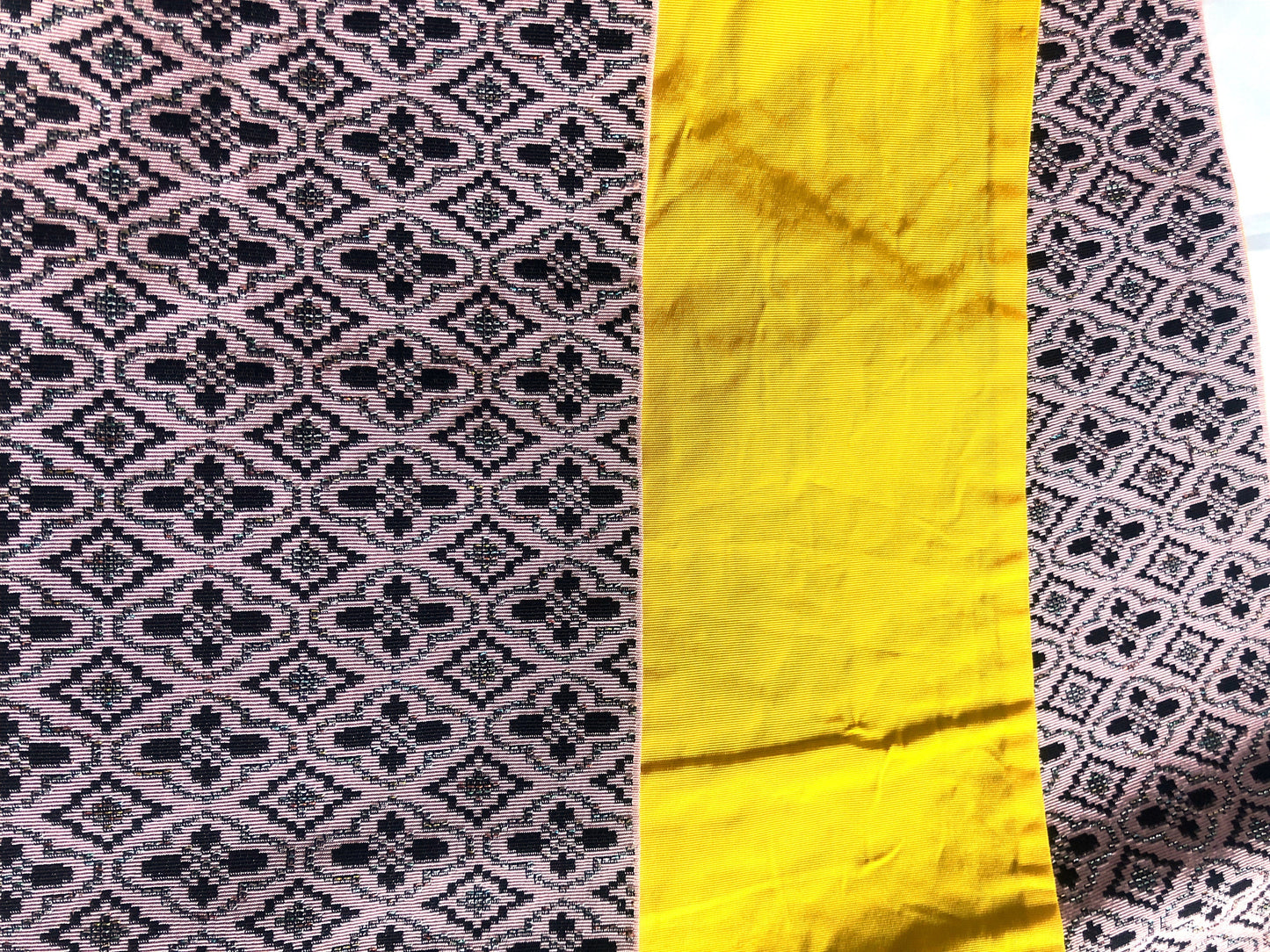 Vintage reversible Japanese hanhaba obi - light pink and yellow with black and metallic geometric pattern