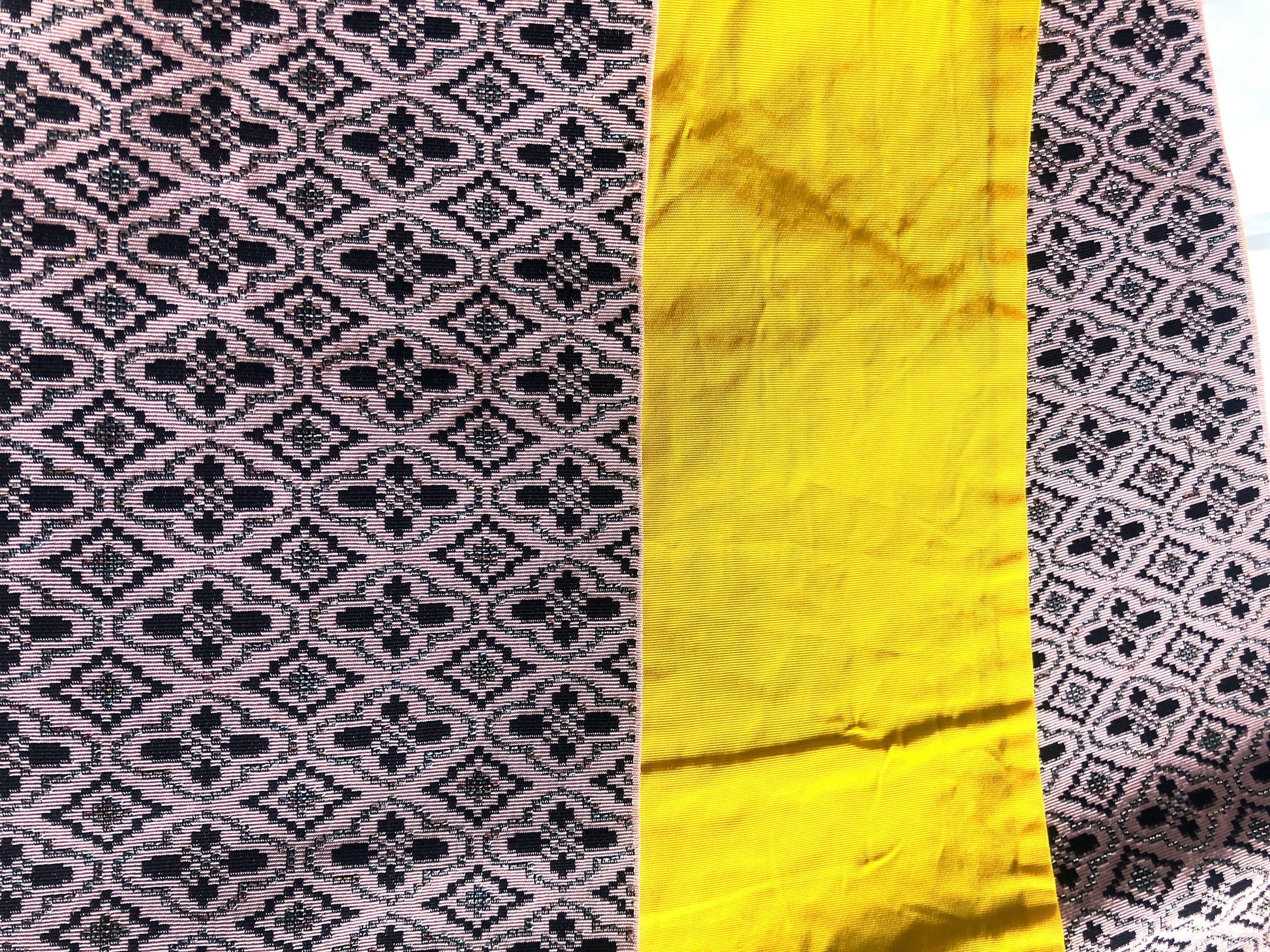 Vintage reversible Japanese hanhaba obi - light pink and yellow with black and metallic geometric pattern