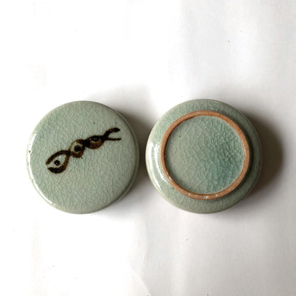 Japanese incense dish / trinket box - simple round with geometric decoration