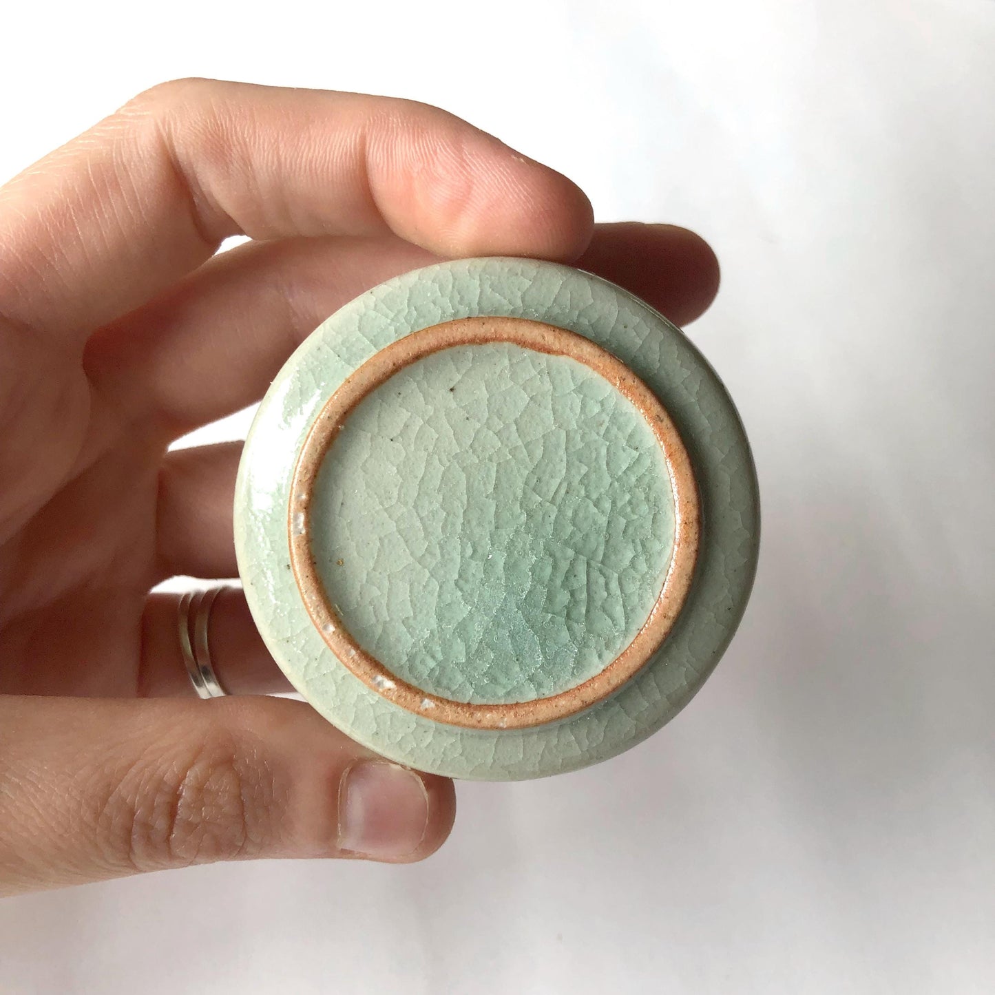 Japanese incense dish / trinket box - simple round with geometric decoration