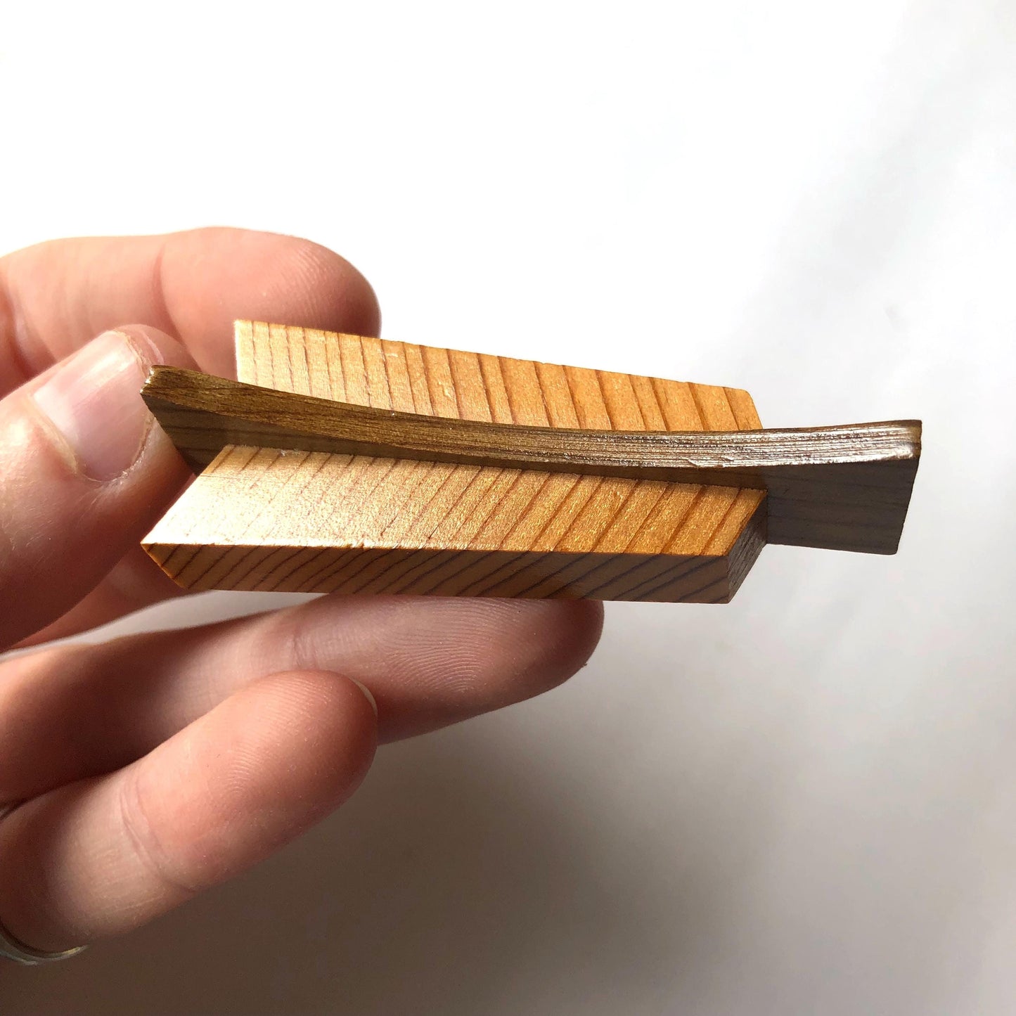 ElegantJapanese wooden hashioki - chopstick / cutlery rest - arrow feathers