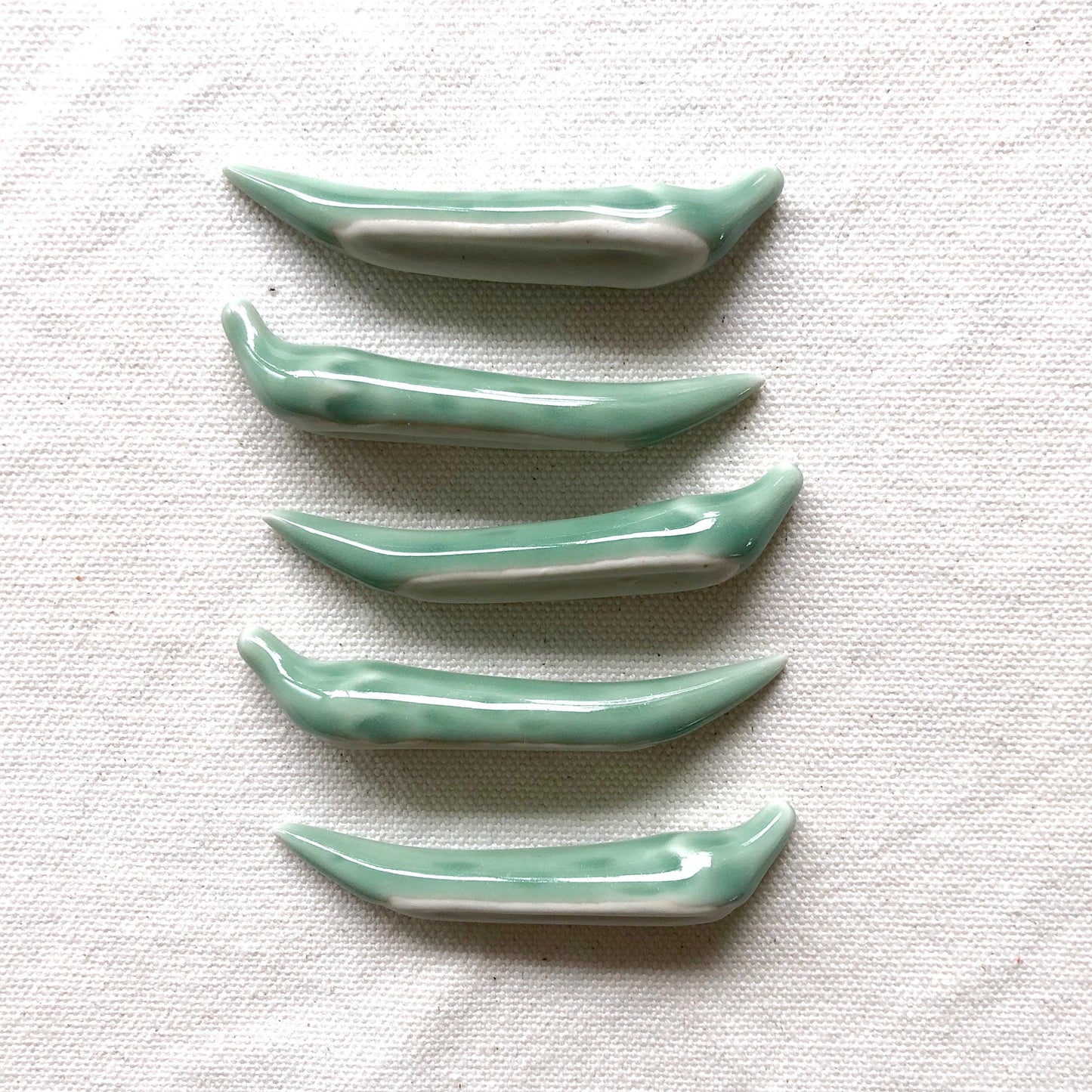Japanese ceramic hashioki - chopstick / cutlery rest - realistic okra