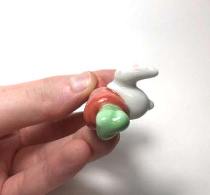 Cute ceramic hashioki - chopstick / cutlery rest - rabbits with carrots