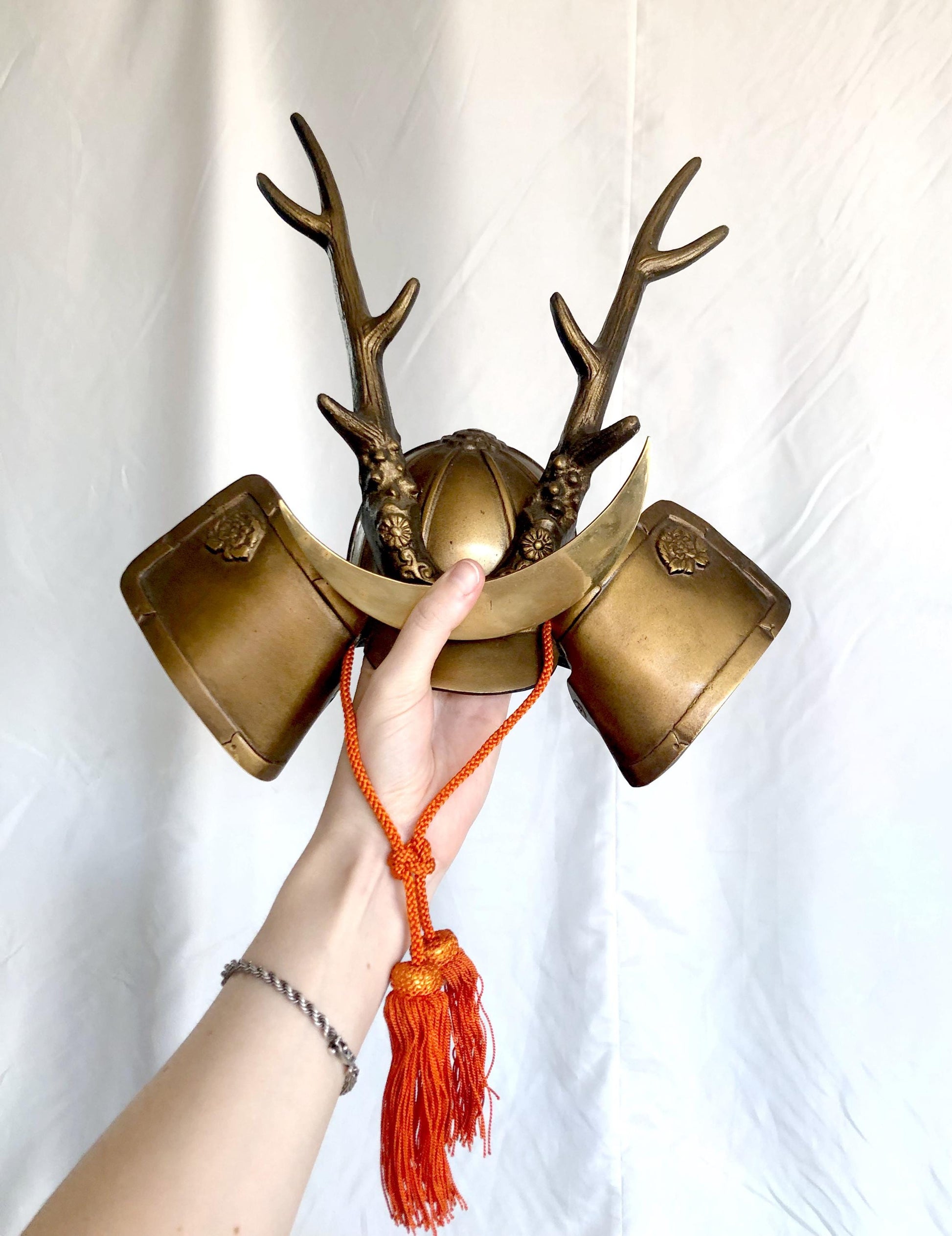 Cast iron statue - Japanese kabuto helmet - Yamanaka Yukimori (Shikanosuke)