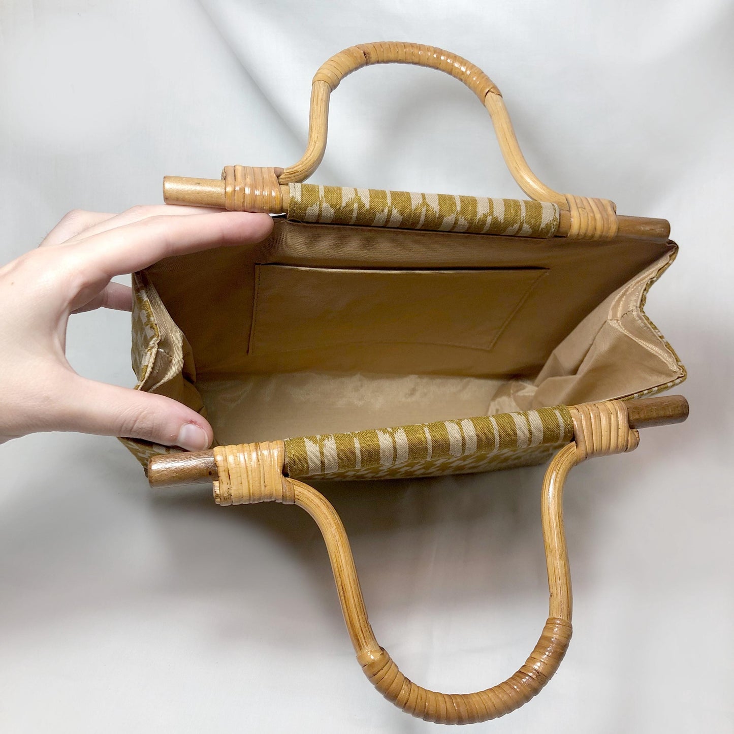 Casual cotton handbag with yagasuri pattern and bamboo handles