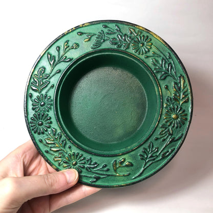 Japanese cast iron ashtray - nanbu tekki - green chrysanthemum flower