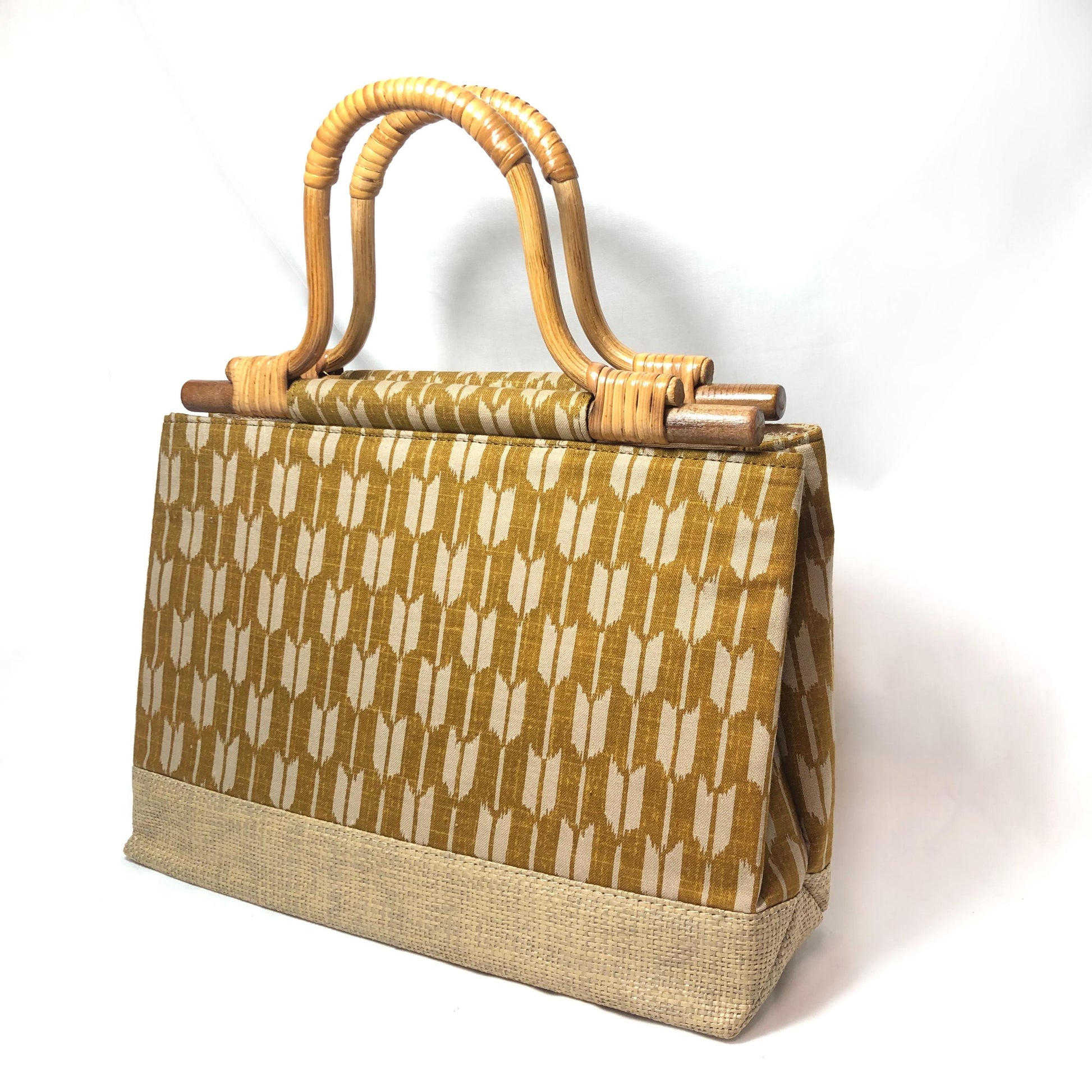 Casual cotton handbag with yagasuri pattern and bamboo handles