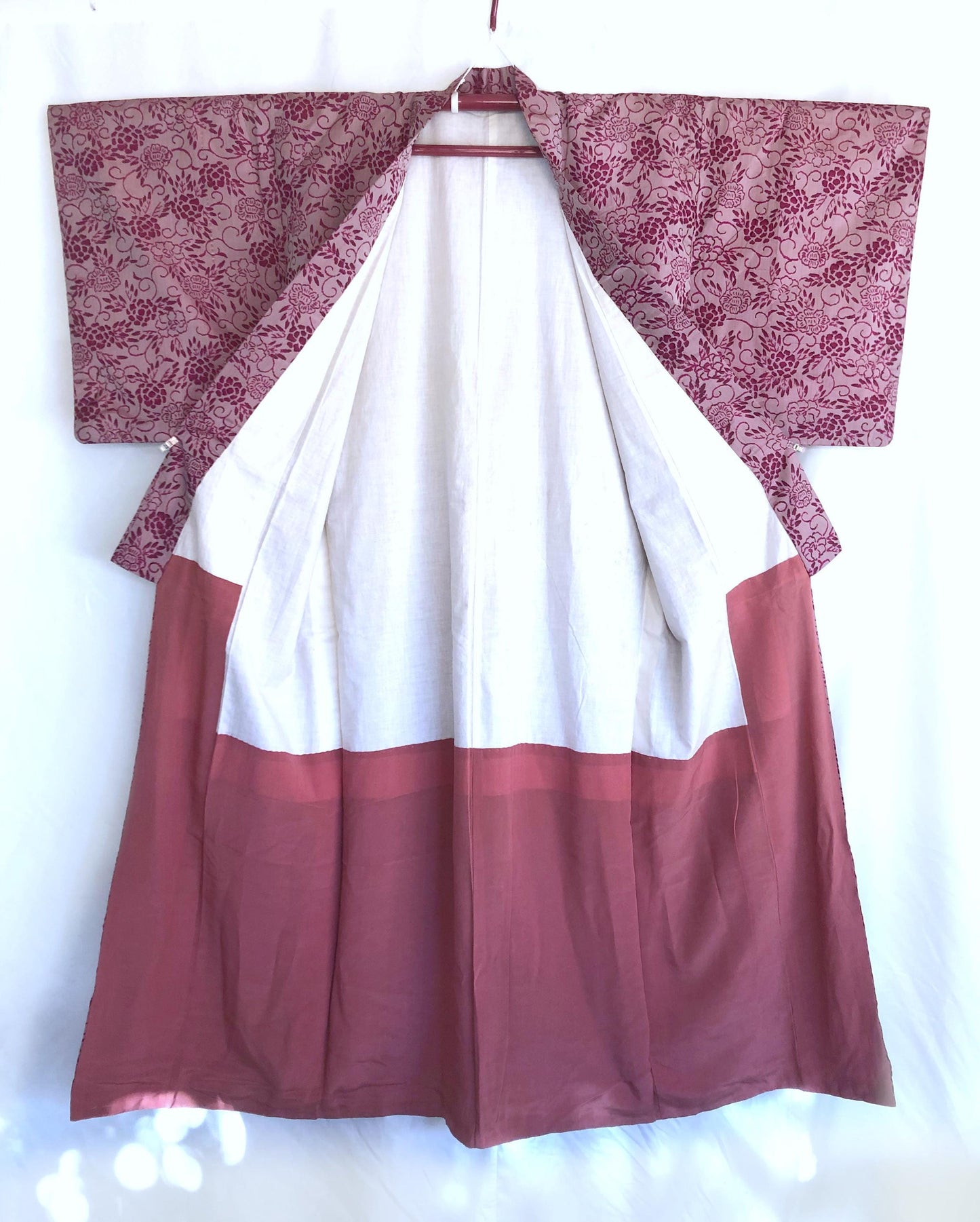 Casual vintage kimono - light purple komon with floral motifs