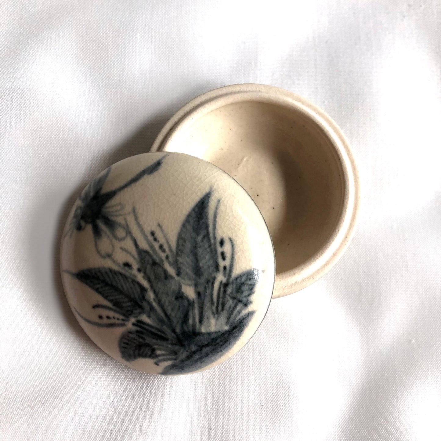 Japanese incense dish / trinket box - dragonfly (two sizes available)