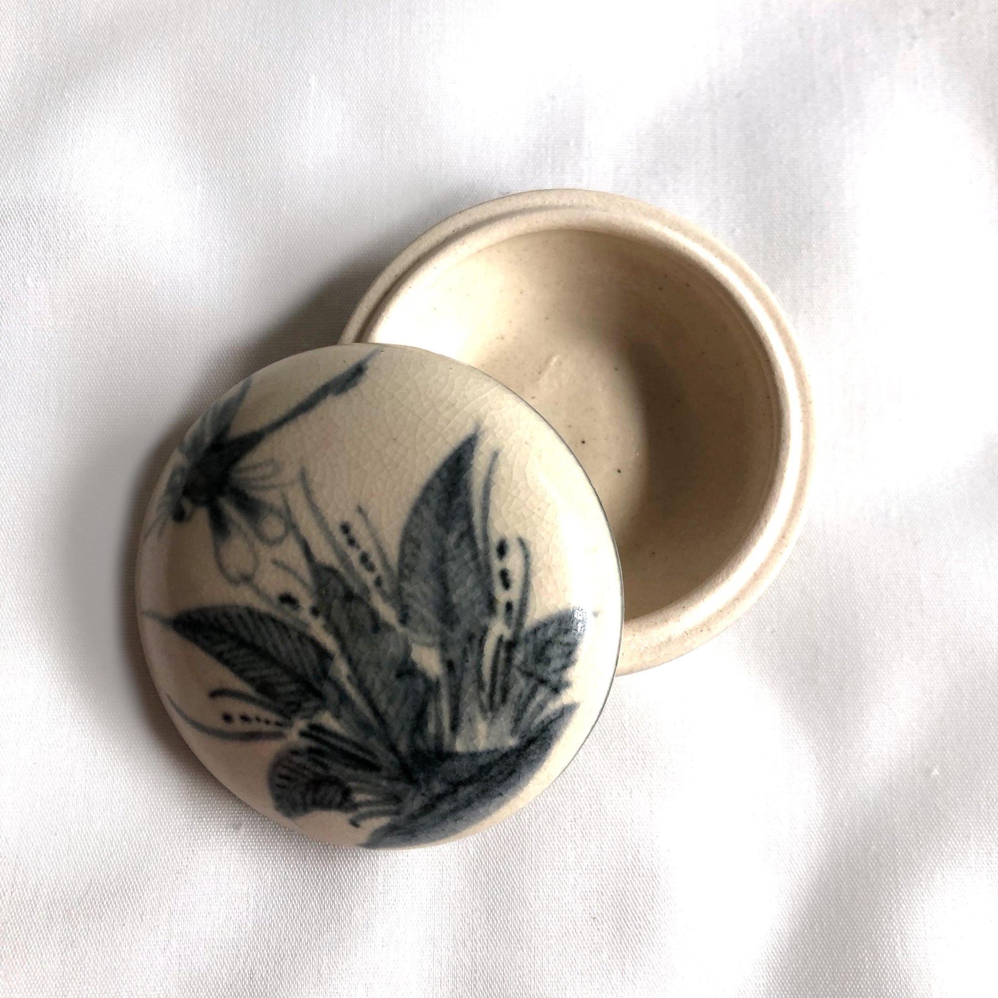 Japanese incense dish / trinket box - dragonfly (two sizes available)