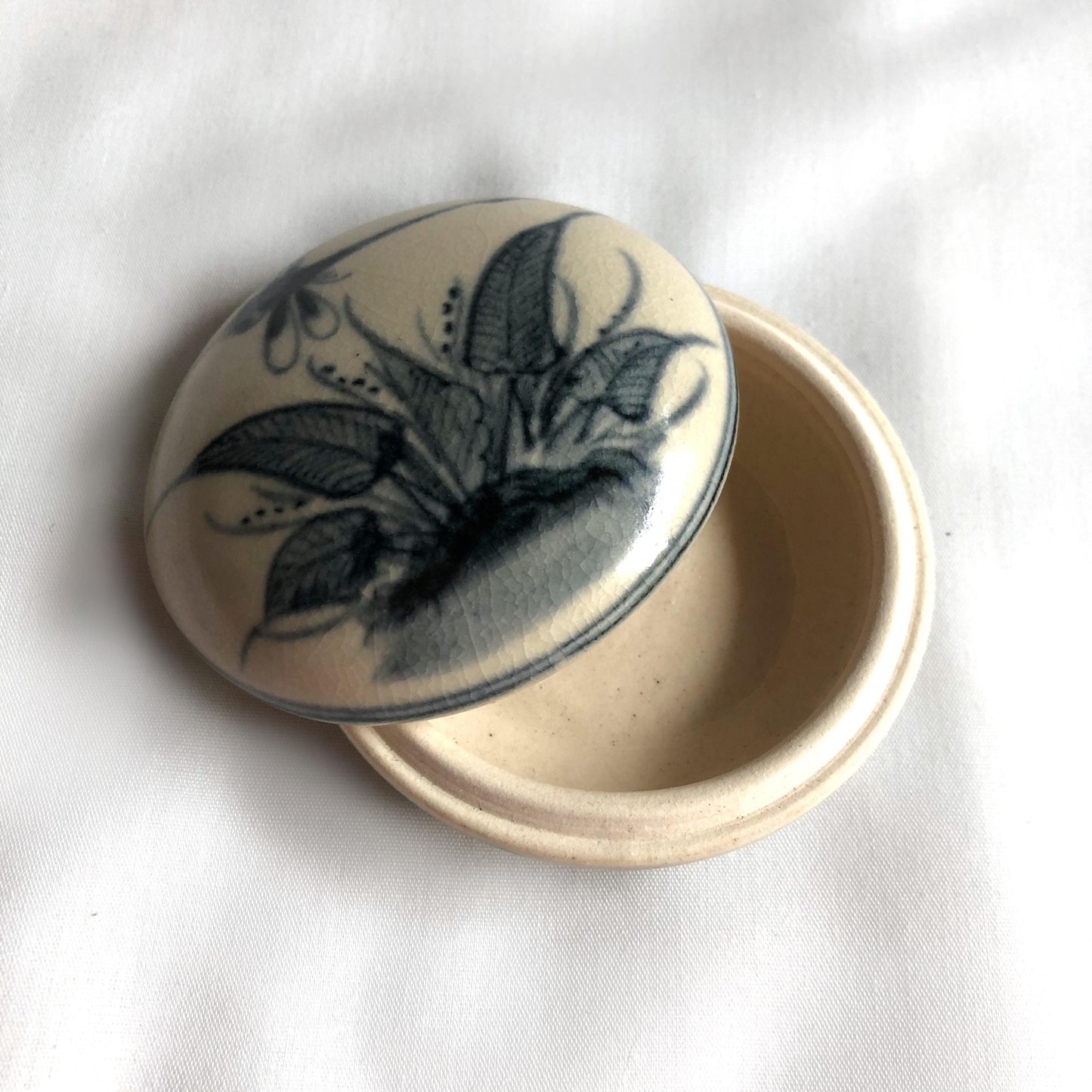 Japanese incense dish / trinket box - dragonfly (two sizes available)