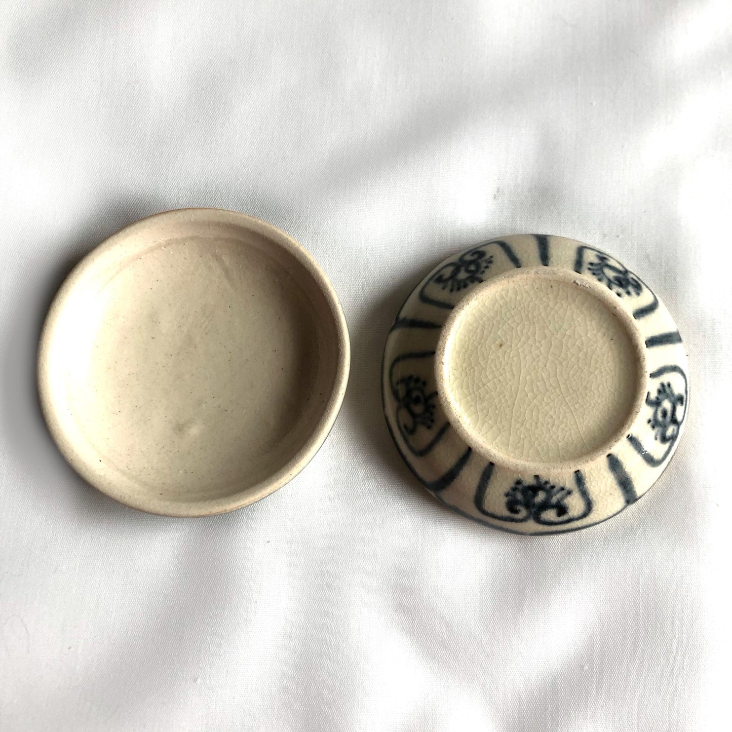 Japanese incense dish / trinket box - dragonfly (two sizes available)