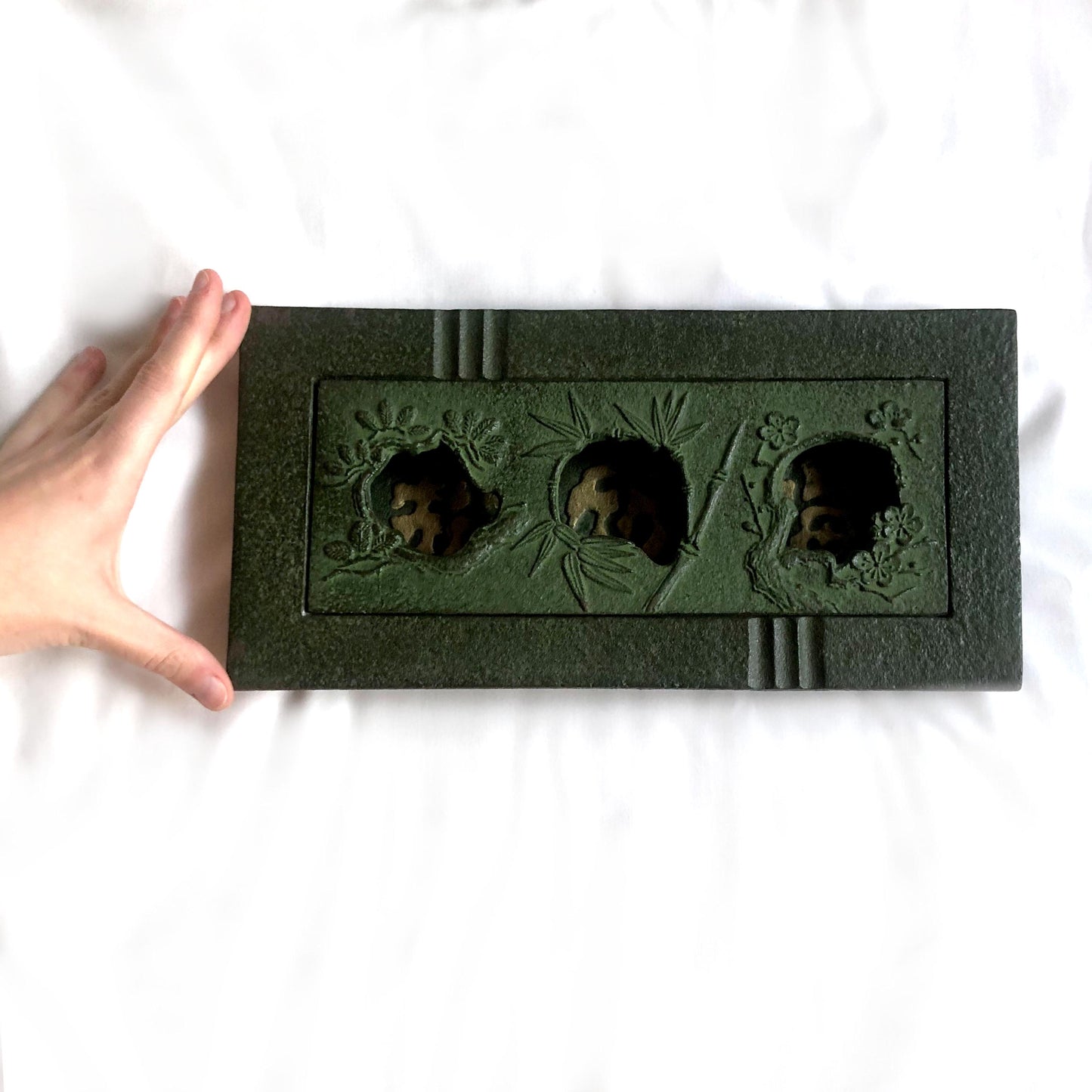 Big Japanese iron cast ashtray - three friends of winter