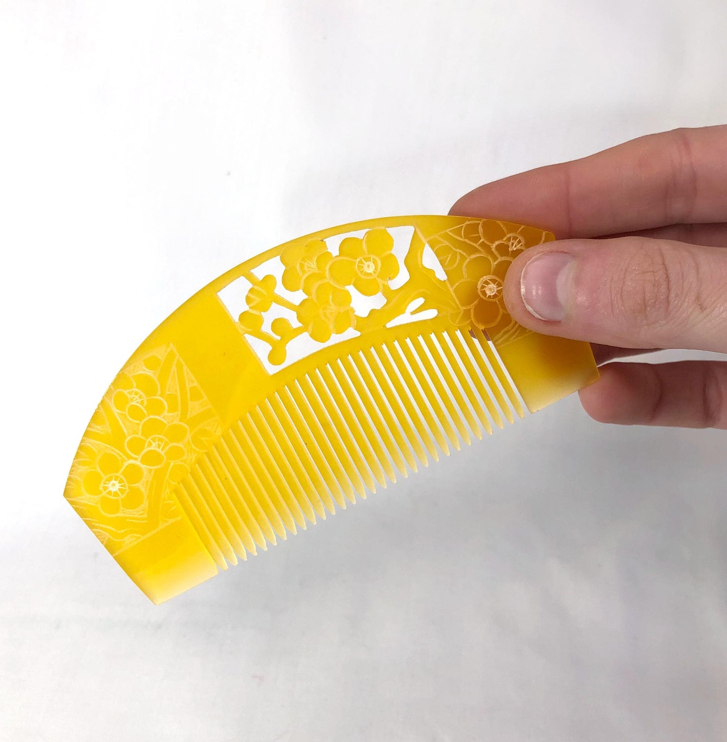 Vintage Japanese hair accessory set - hairpins and a comb with floral motifs