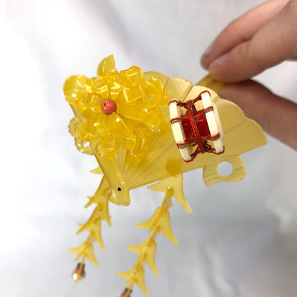 Vintage Japanese hair accessory set - hairpins and a comb with floral motifs