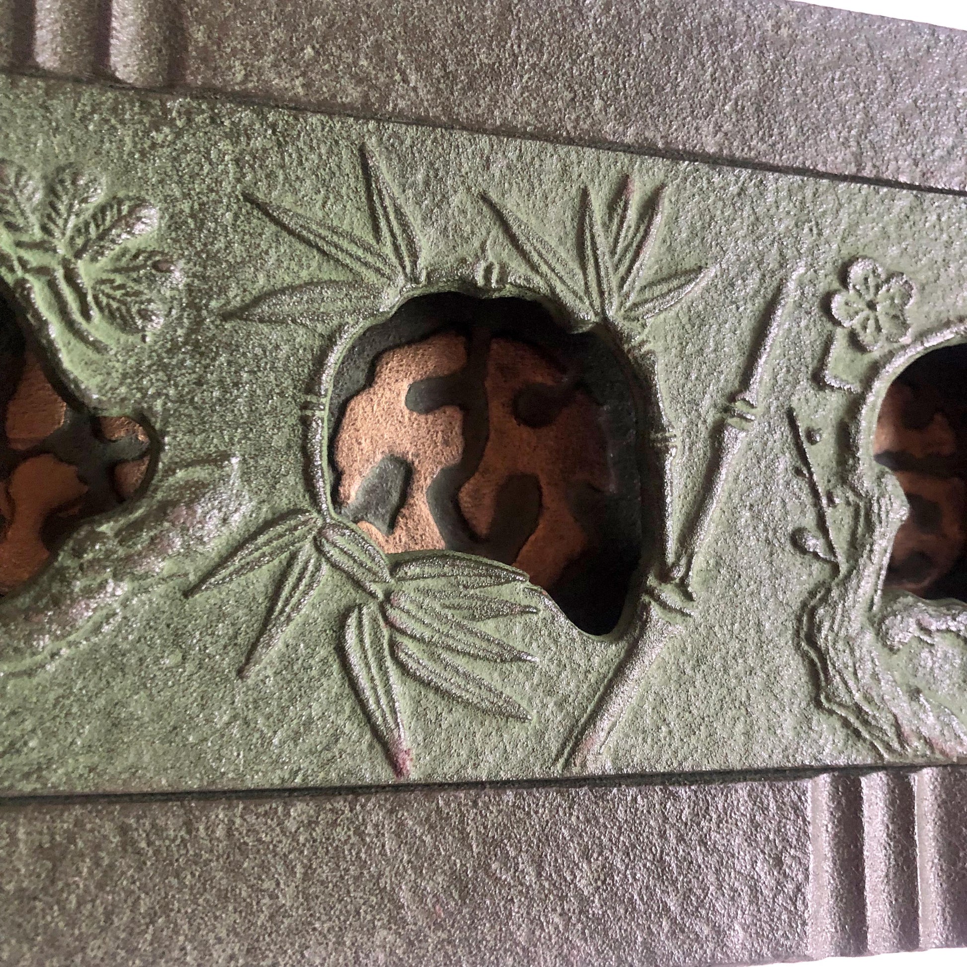 Big Japanese iron cast ashtray - three friends of winter