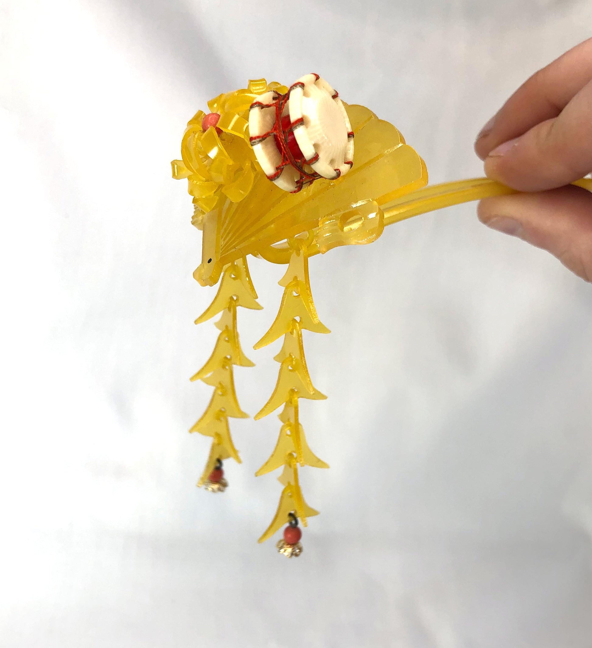 Vintage Japanese hair accessory set - hairpins and a comb with floral motifs