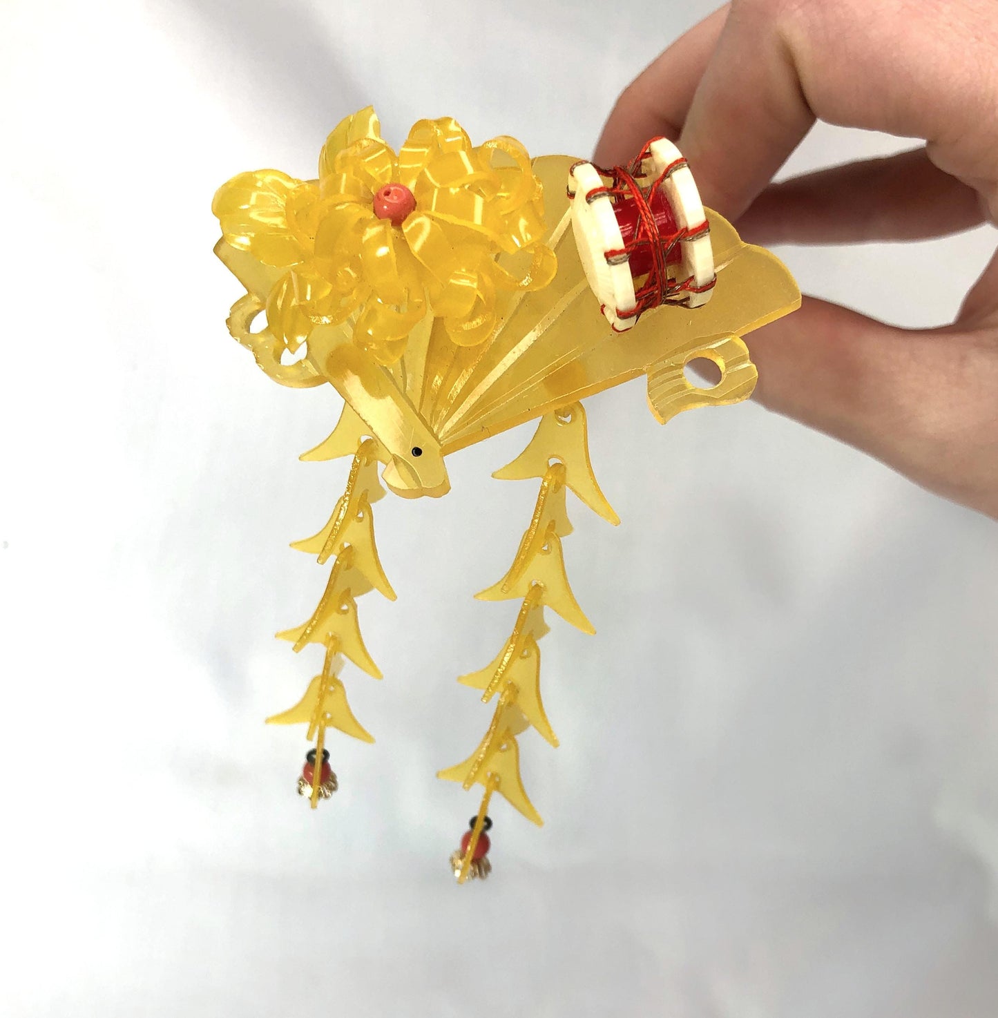 Vintage Japanese hair accessory set - hairpins and a comb with floral motifs