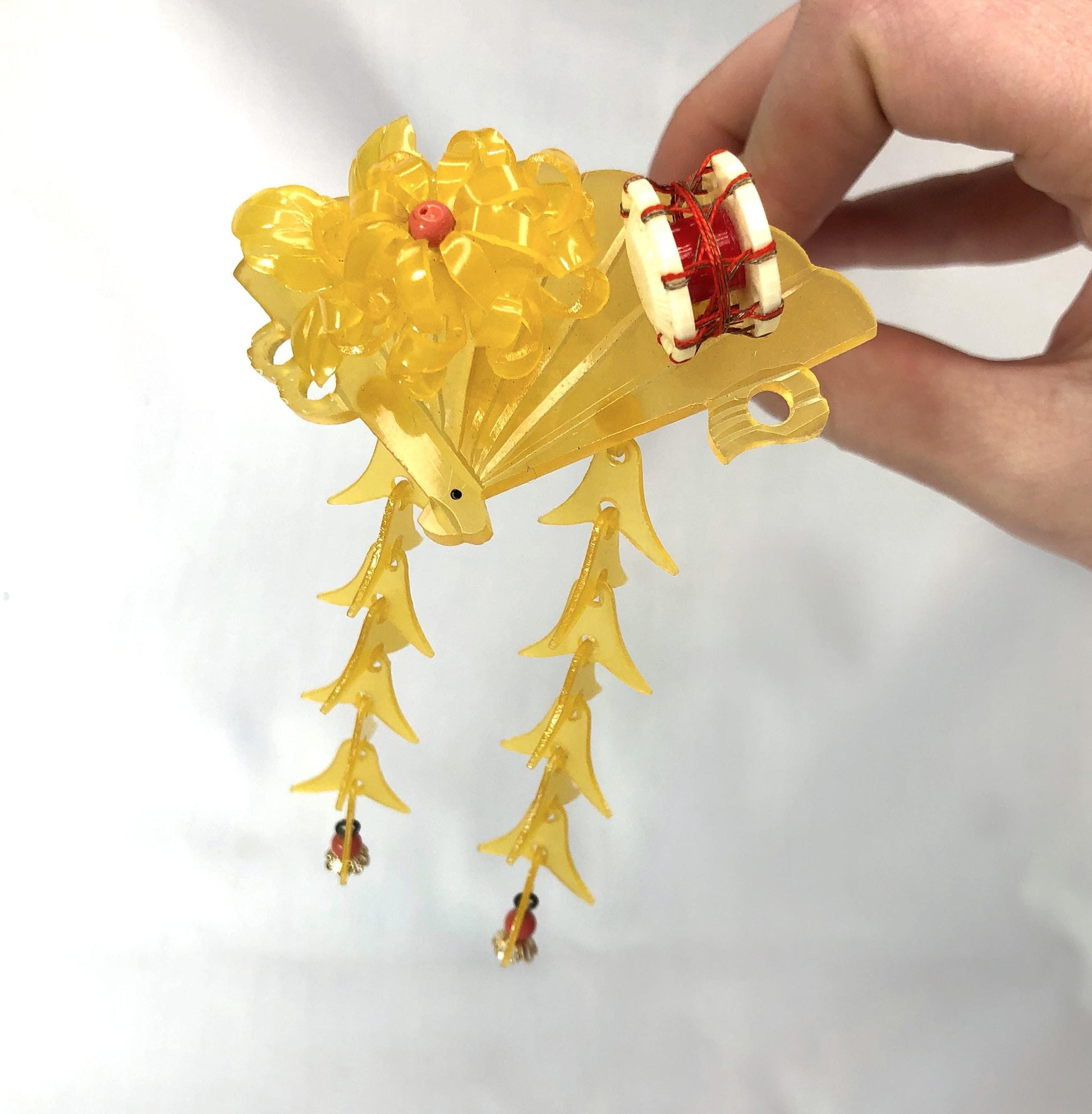 Vintage Japanese hair accessory set - hairpins and a comb with floral motifs