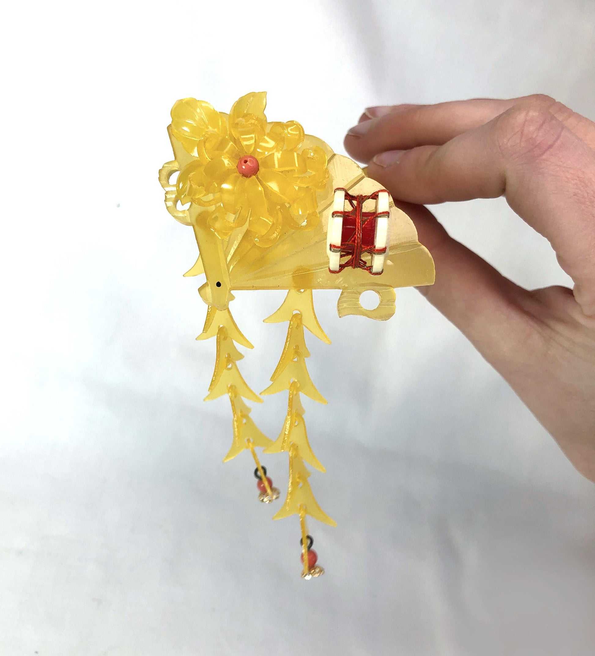 Vintage Japanese hair accessory set - hairpins and a comb with floral motifs