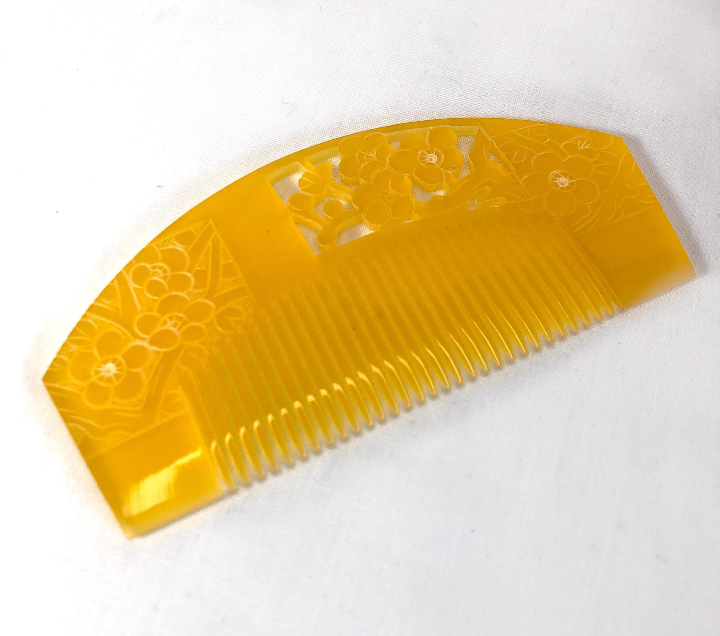 Vintage Japanese hair accessory set - hairpins and a comb with floral motifs