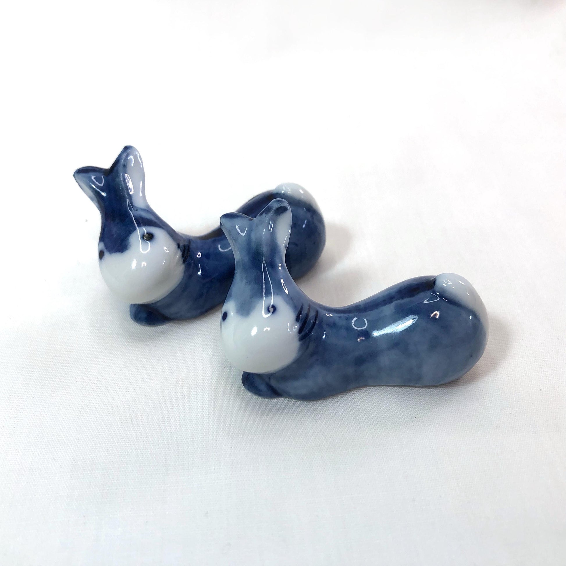 Cute ceramic hashioki - chopstick / cutlery rest - two blue rabbits