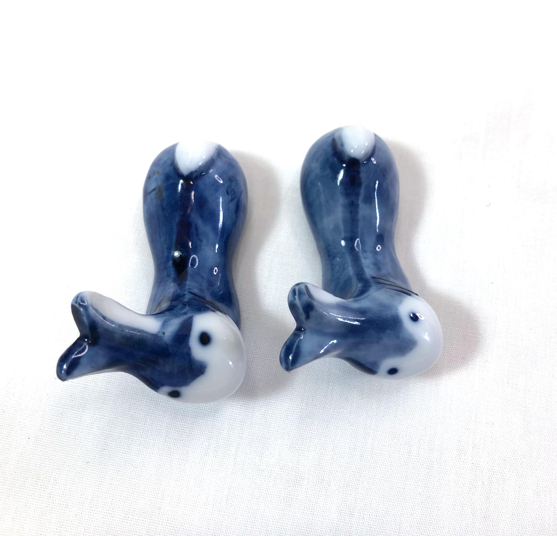 Cute ceramic hashioki - chopstick / cutlery rest - two blue rabbits