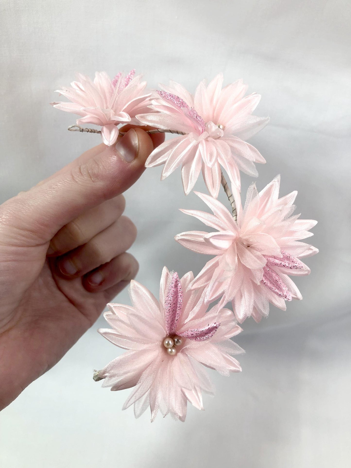 Elegant kanzashi set - Japanese hair accessory and a foldable fan
