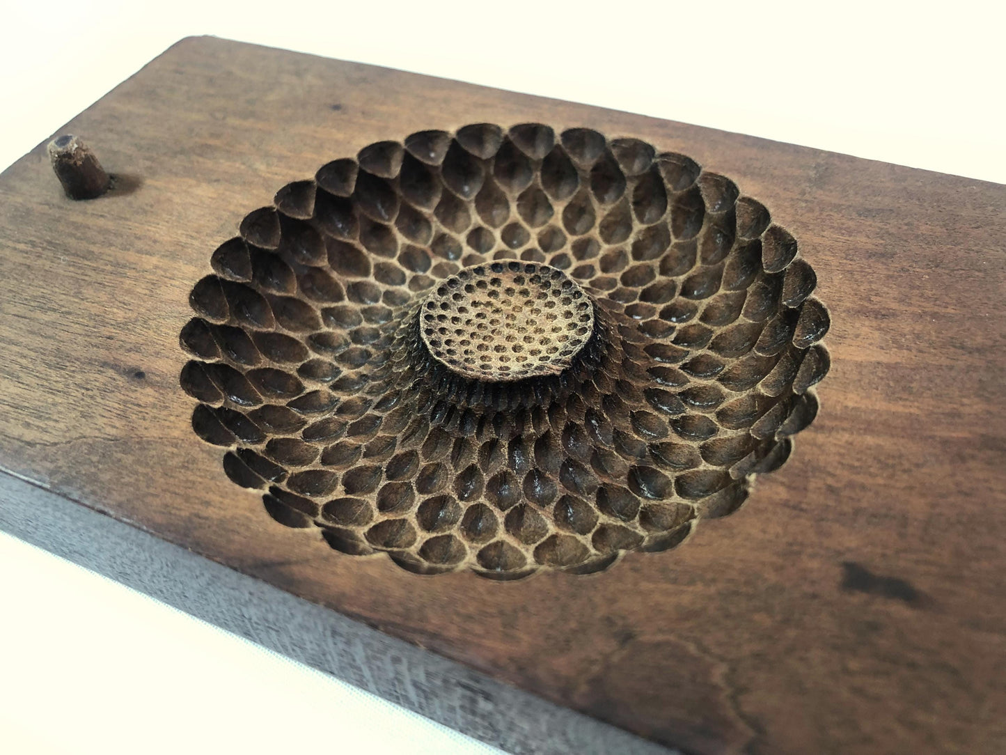 Vintage Japanese wagashi press mold - dahlia flower