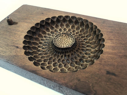 Vintage Japanese wagashi press mold - dahlia flower