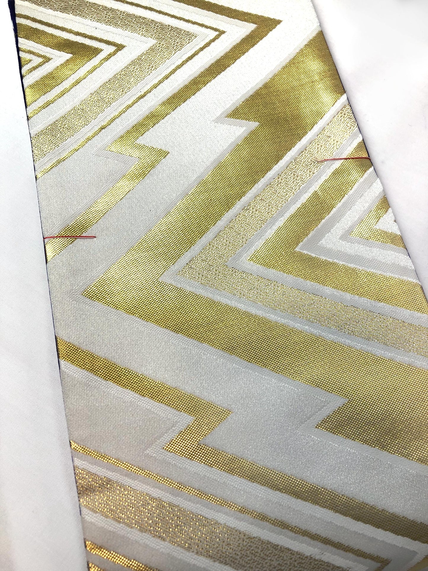 Reversible hanhaba obi - saturated purple and white with golden zigzags and chain pattern - obi for dancing