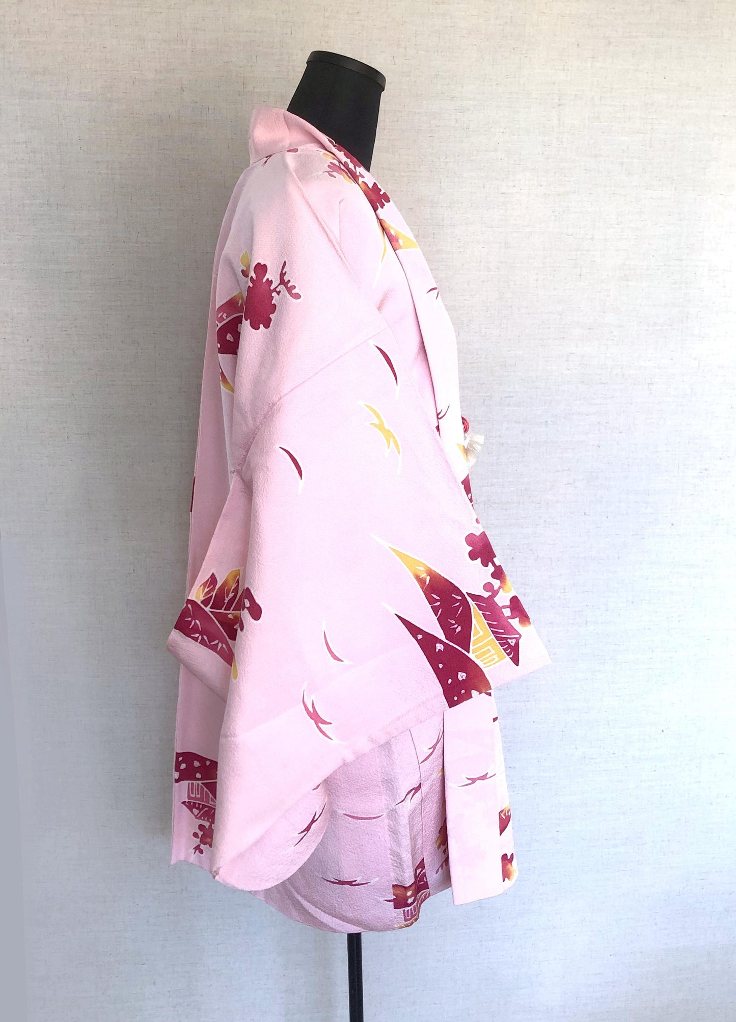 Vintage Japanese kimono coat haori - light pink with village houses
